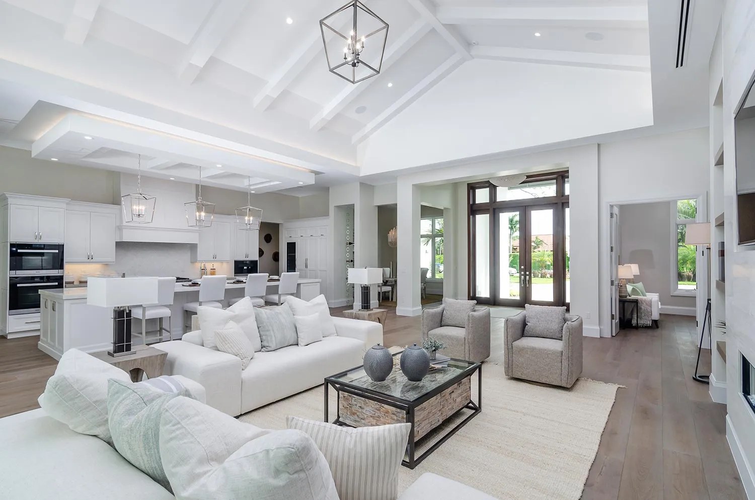 Pine Ridge Estates Residence IV: living room