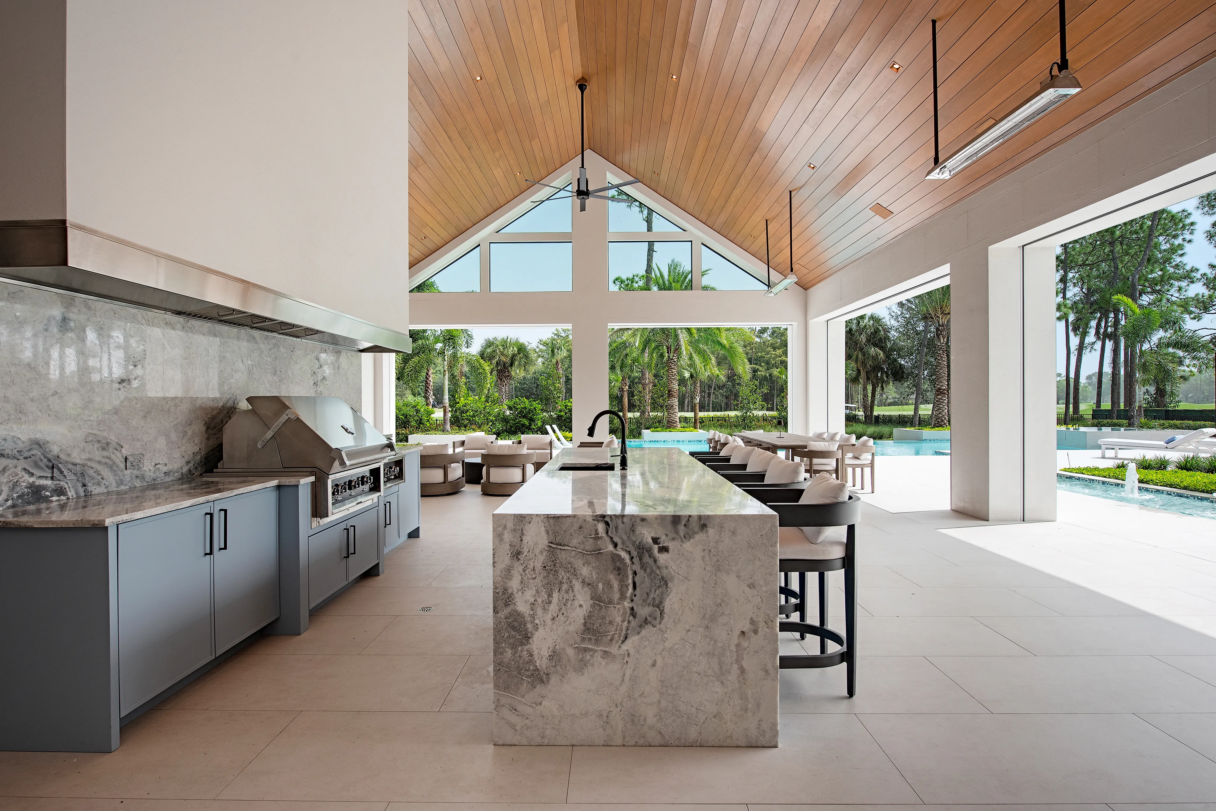 Grey Oaks Residence II: outdoor kitchen