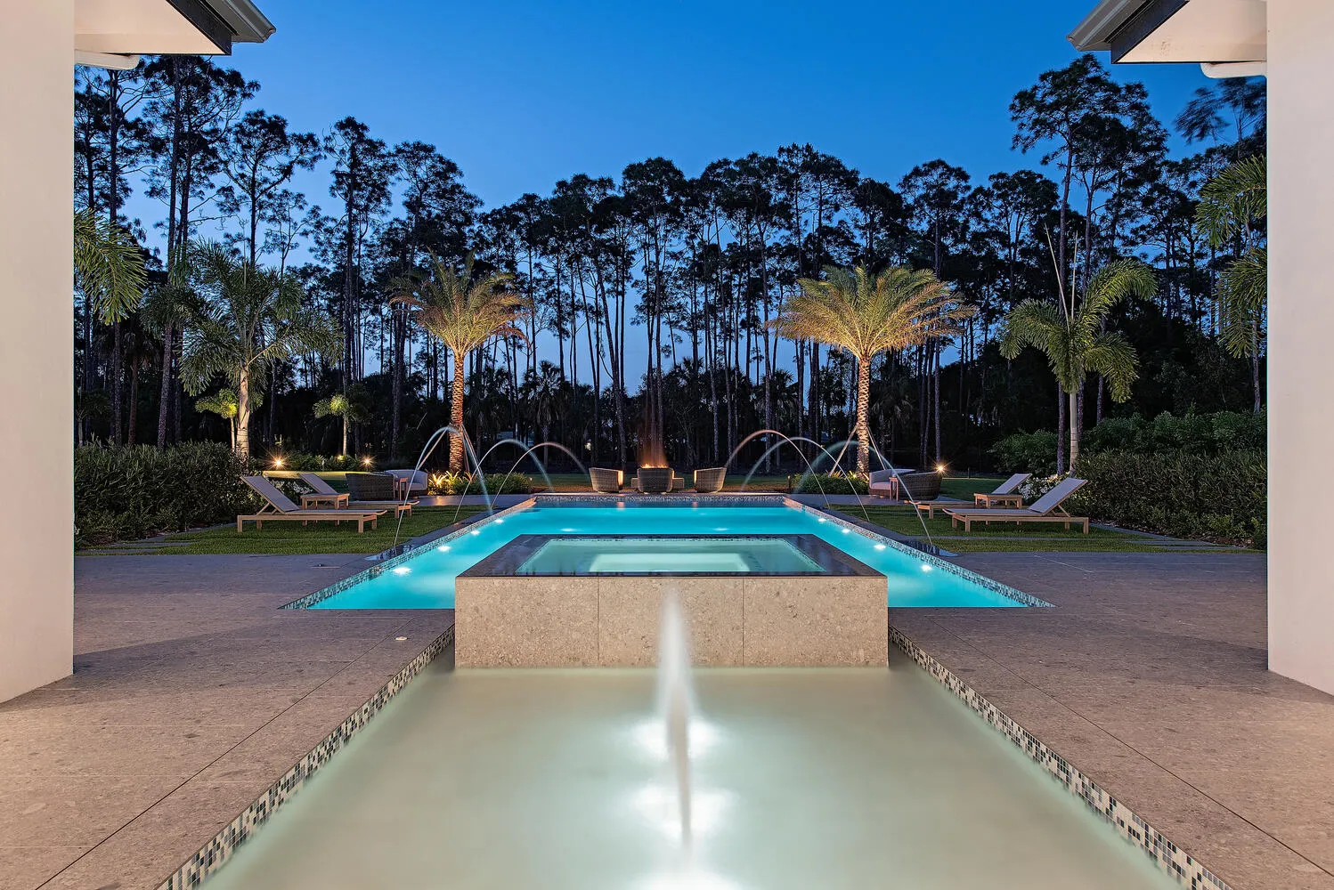 Coach House Lane Residence III: pool night