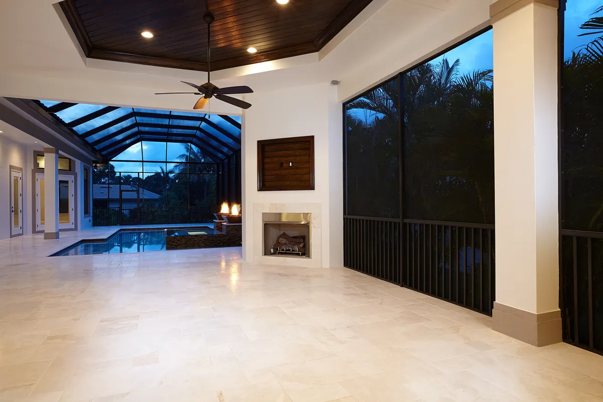 Park Shore Residence III: lanai dusk