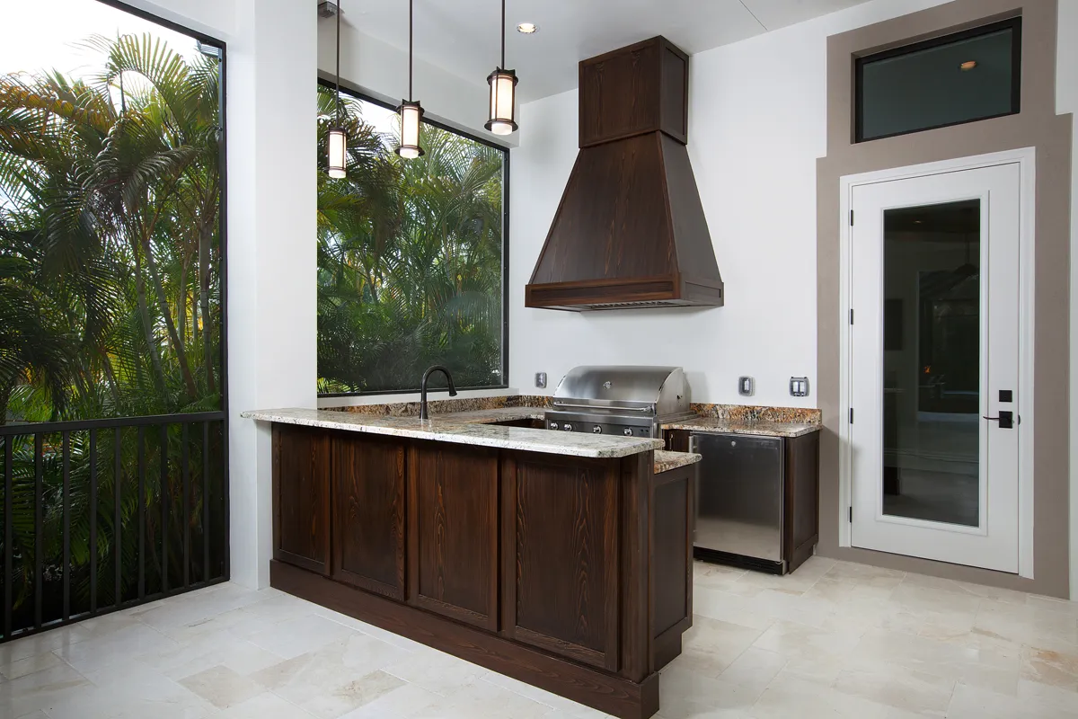 Park Shore Residence III: outdoor kitchen