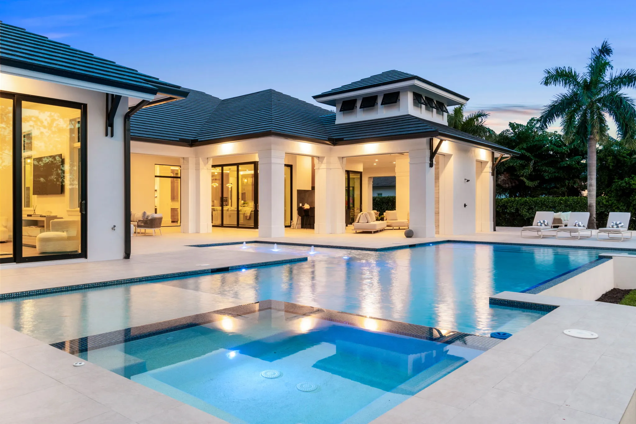 Pine Ridge Estates Residence III: exterior rear night
