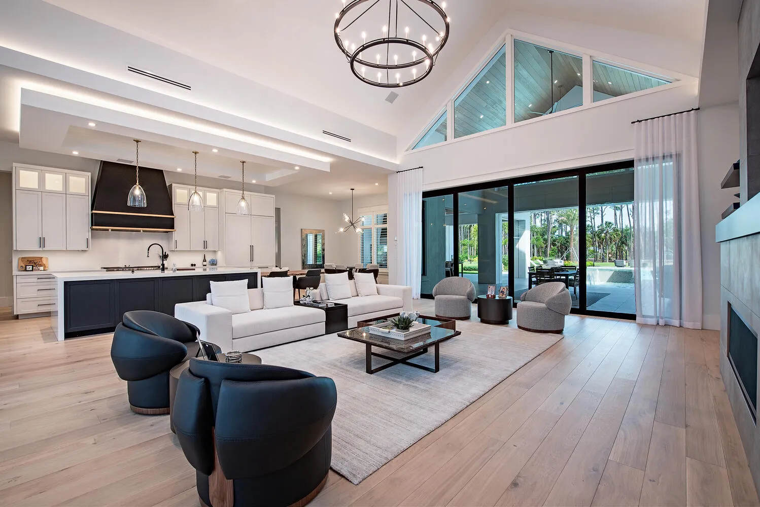 Coach House Lane Residence III: great room