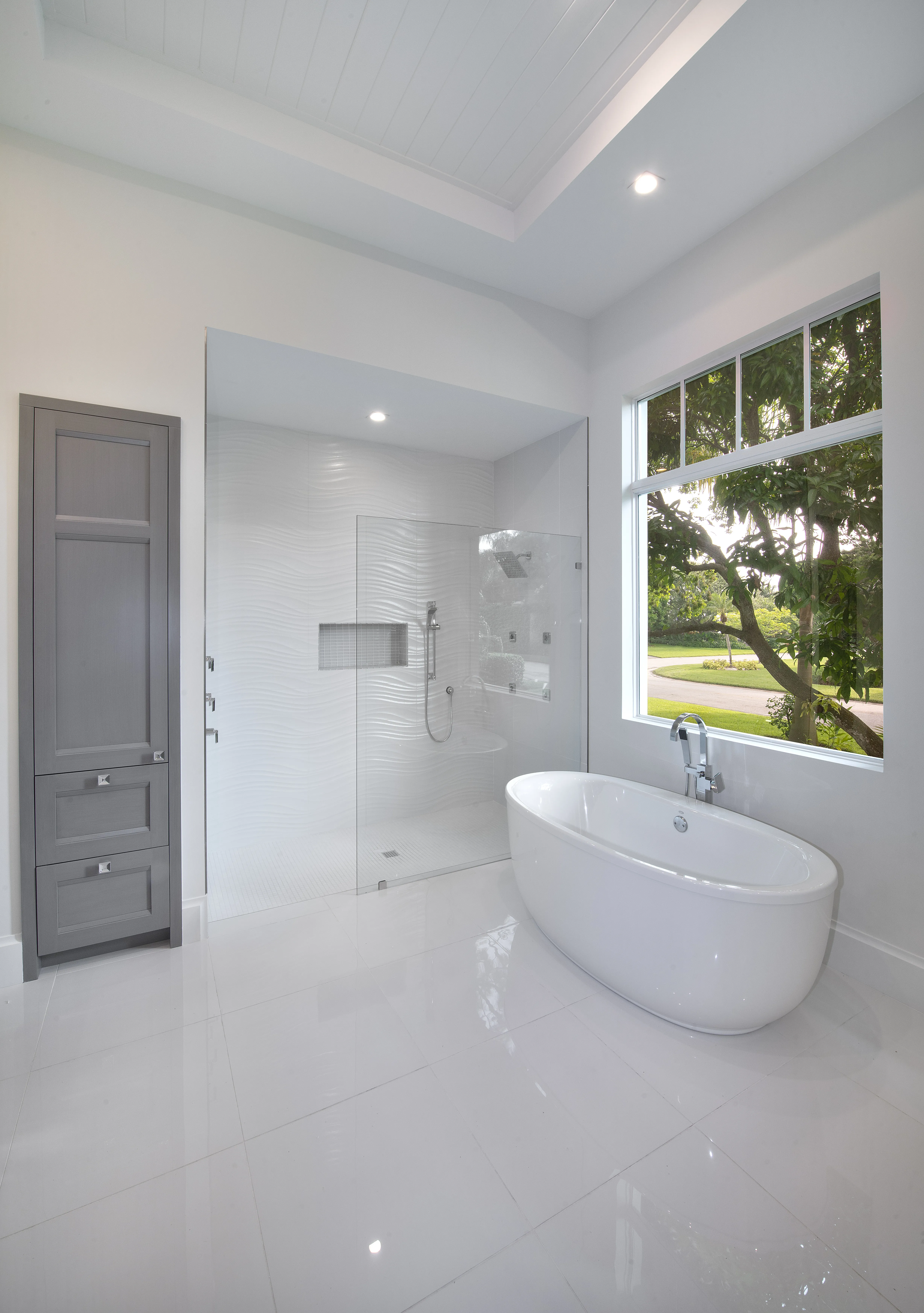 Park Shore Residence II: primary bath