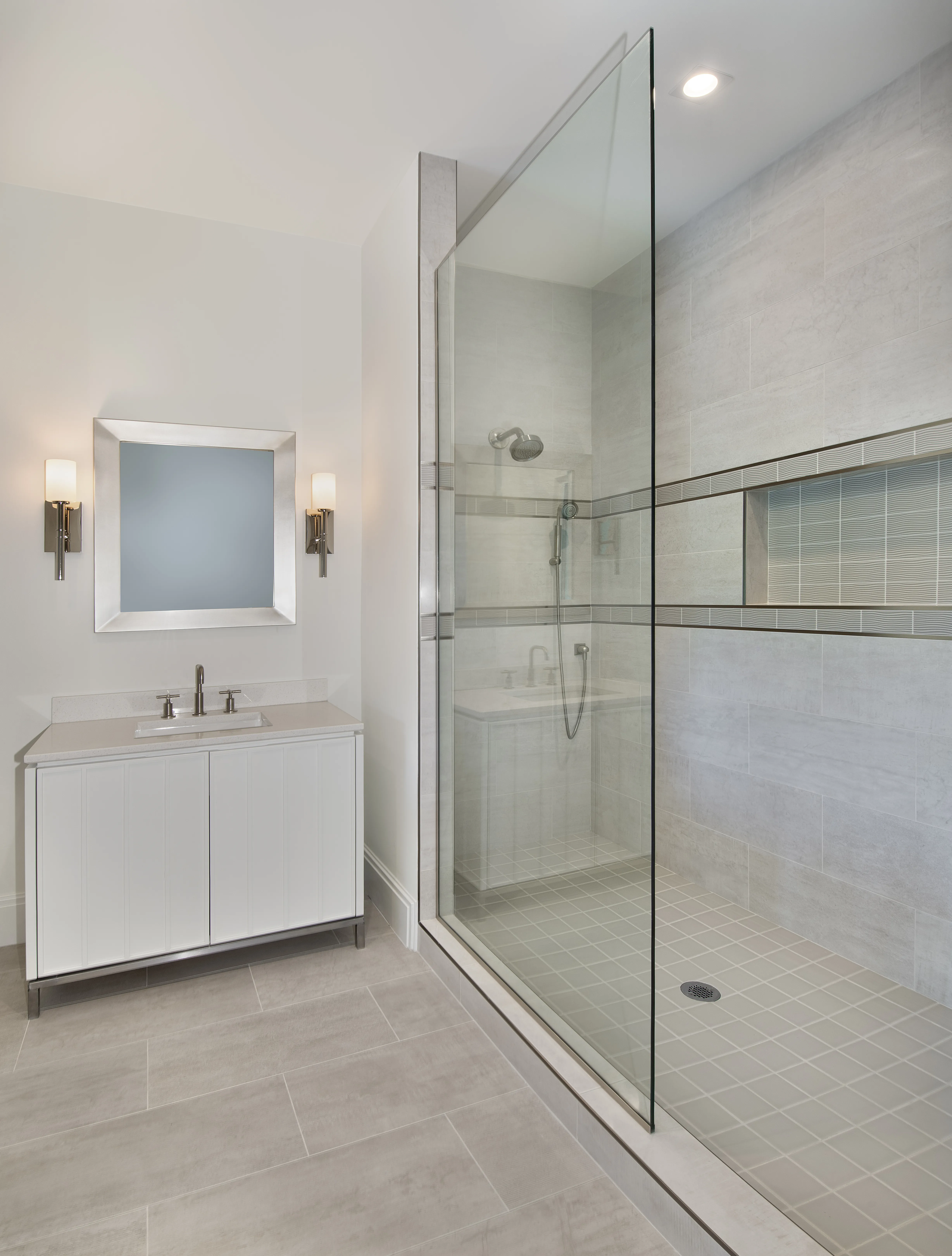 Moorings Residence: guest bath