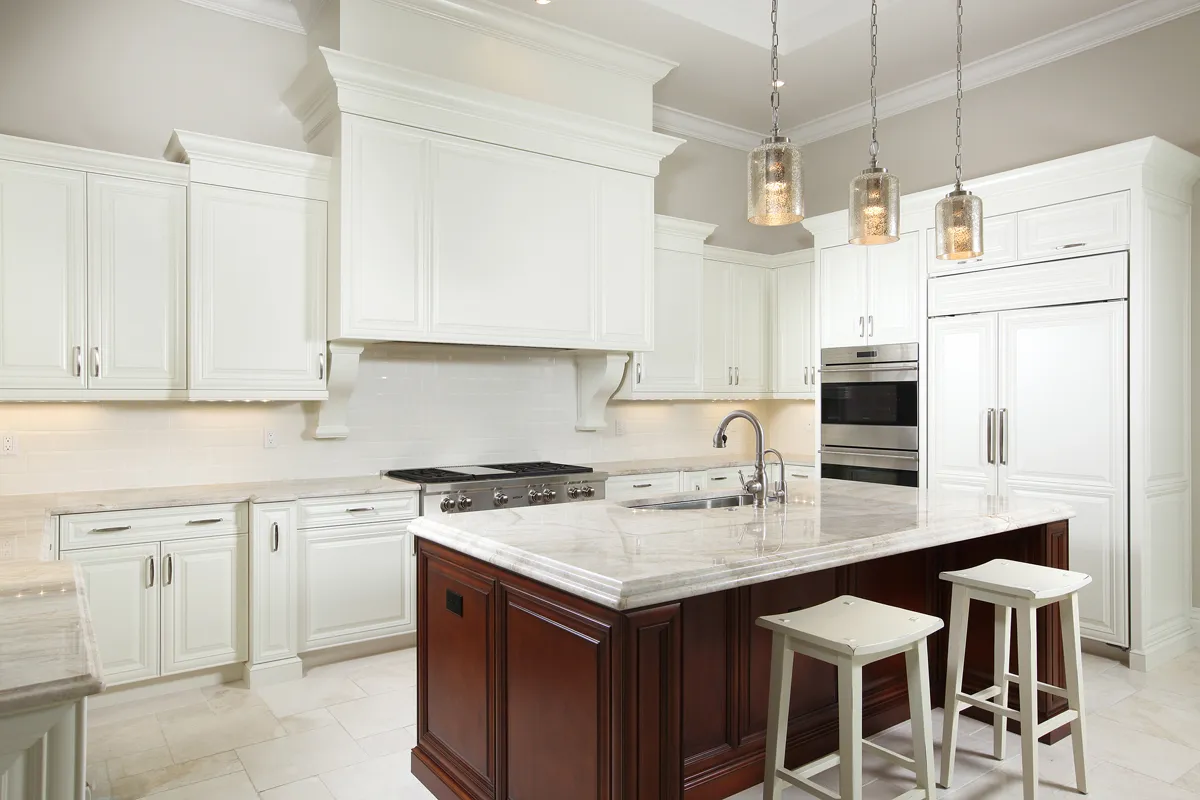 Park Shore Residence III: kitchen two