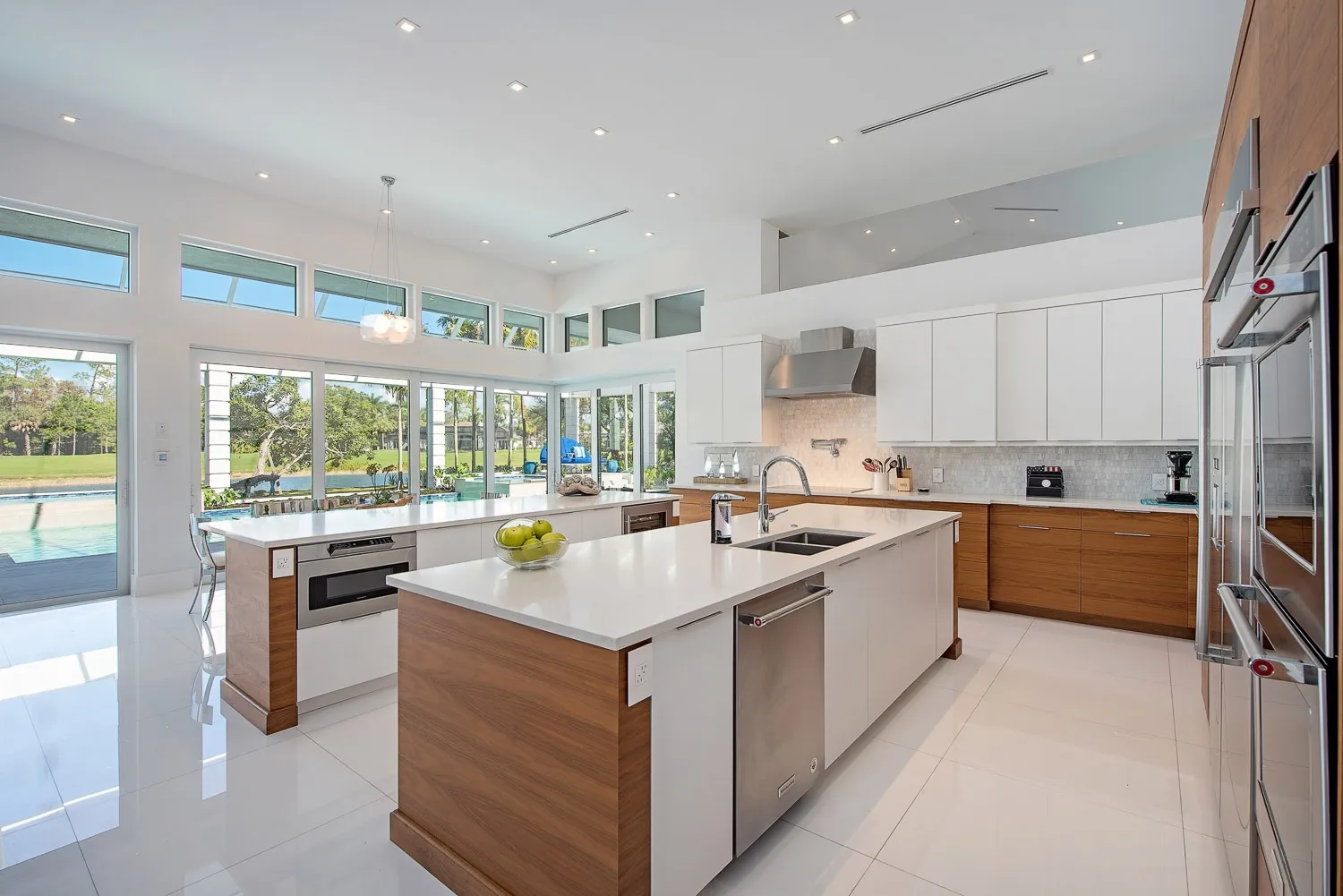 Grey Oaks Residence I: kitchen