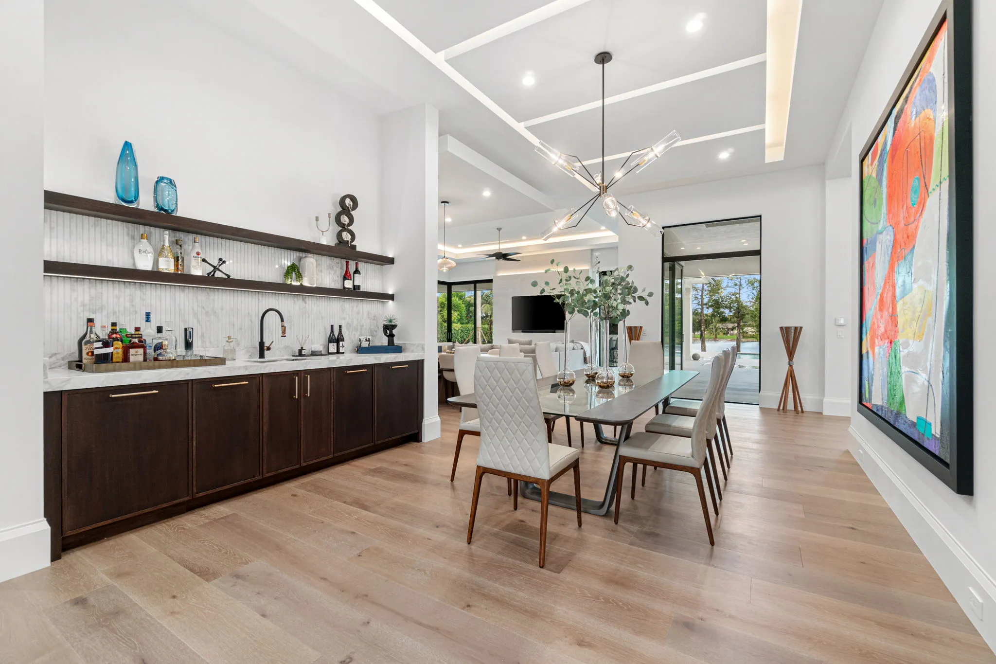 Pine Ridge Estates Residence III: bar dining