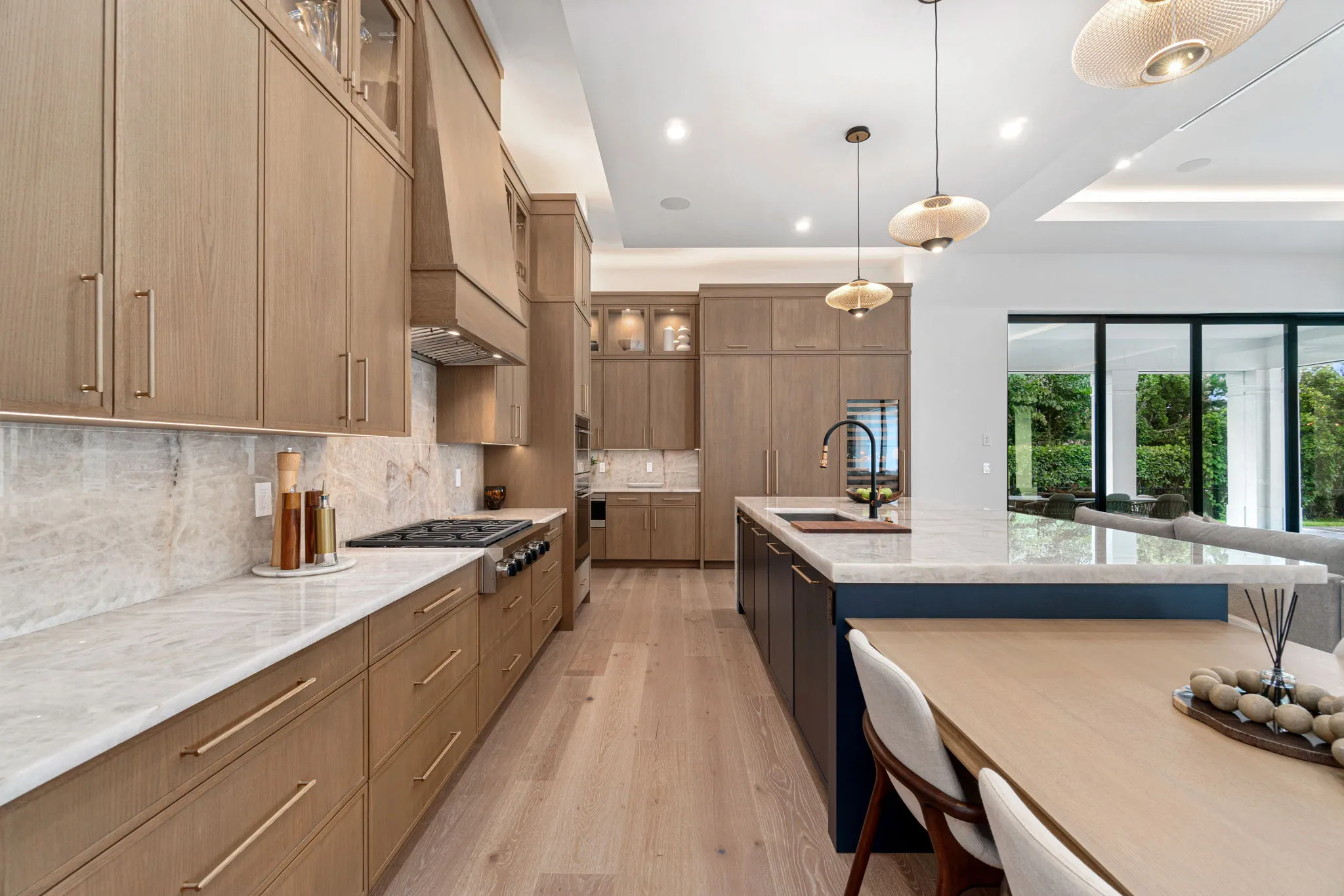 Pine Ridge Estates Residence III: kitchen range