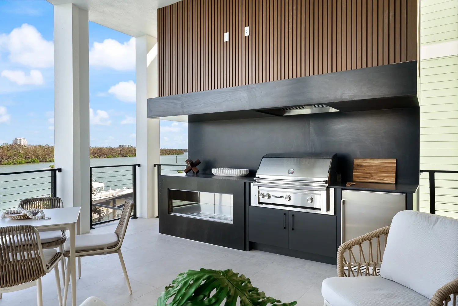 Bonita Beach Residence: lanai outdoor kitchen
