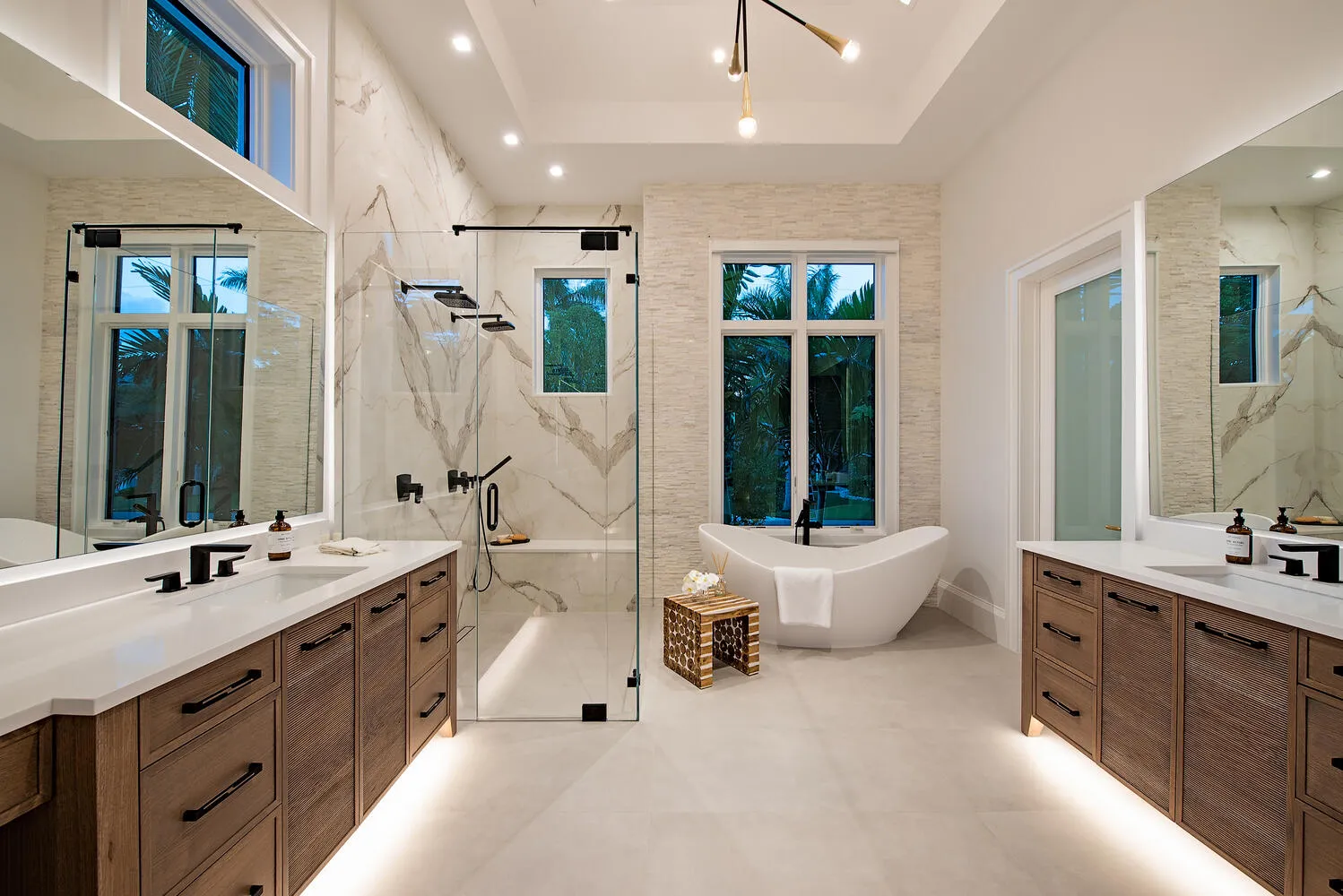 Aqualane Shores Residence: primary bath night