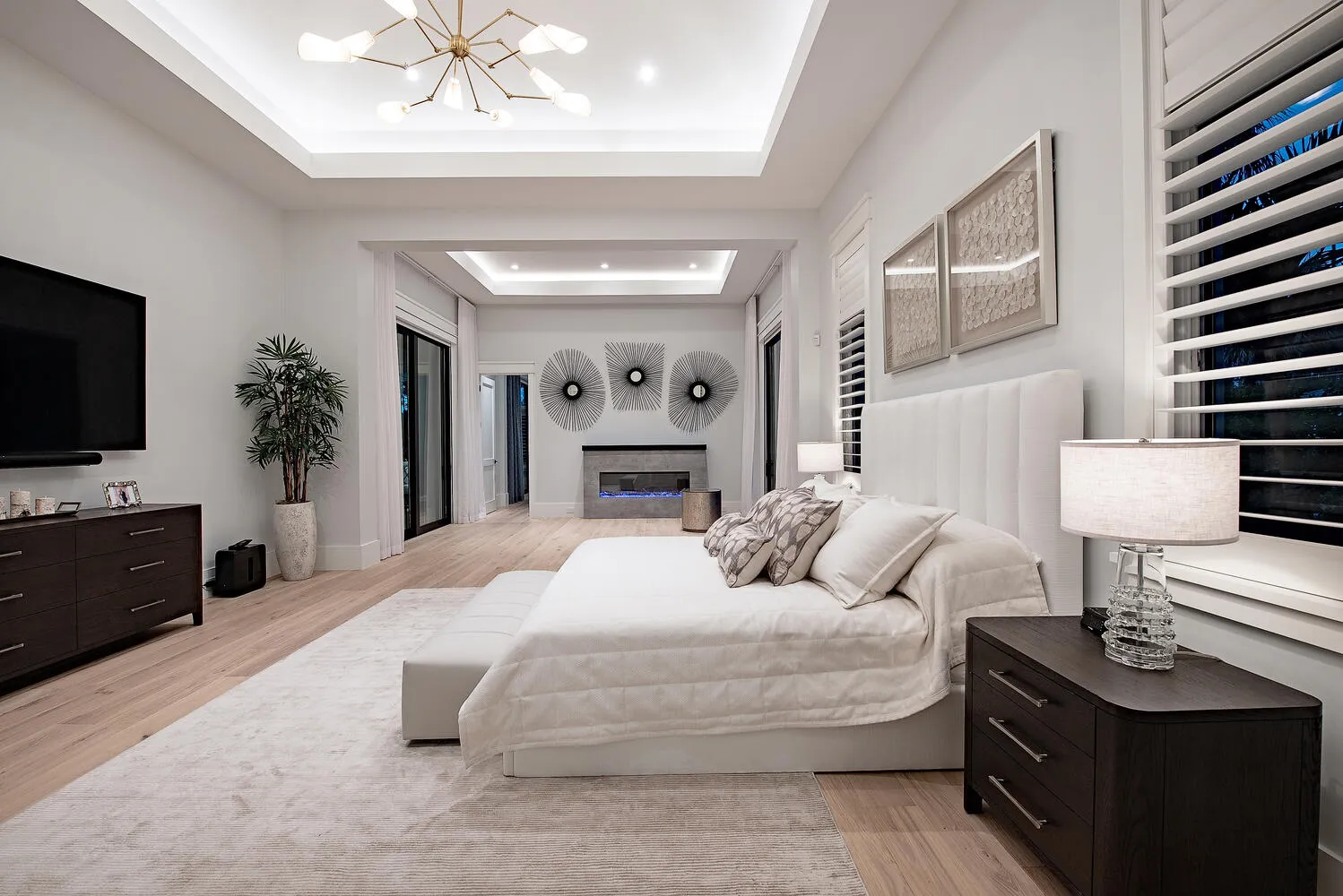 Coach House Lane Residence III: primary bedroom night