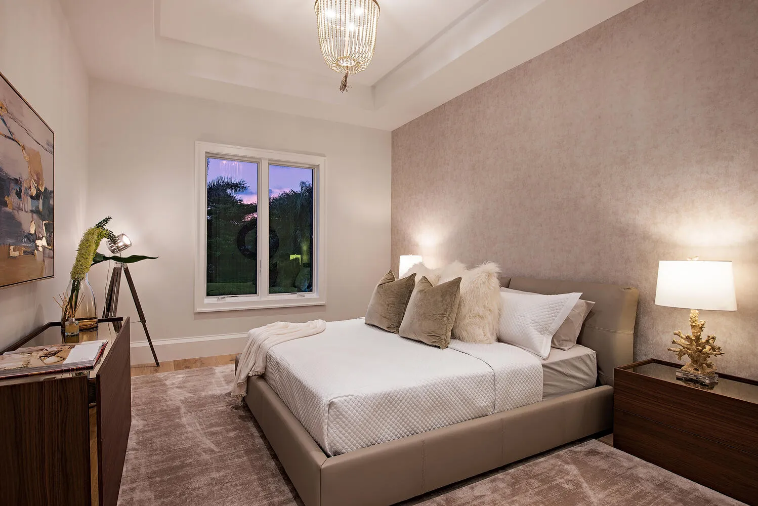 Aqualane Shores Residence: guest bedroom two night