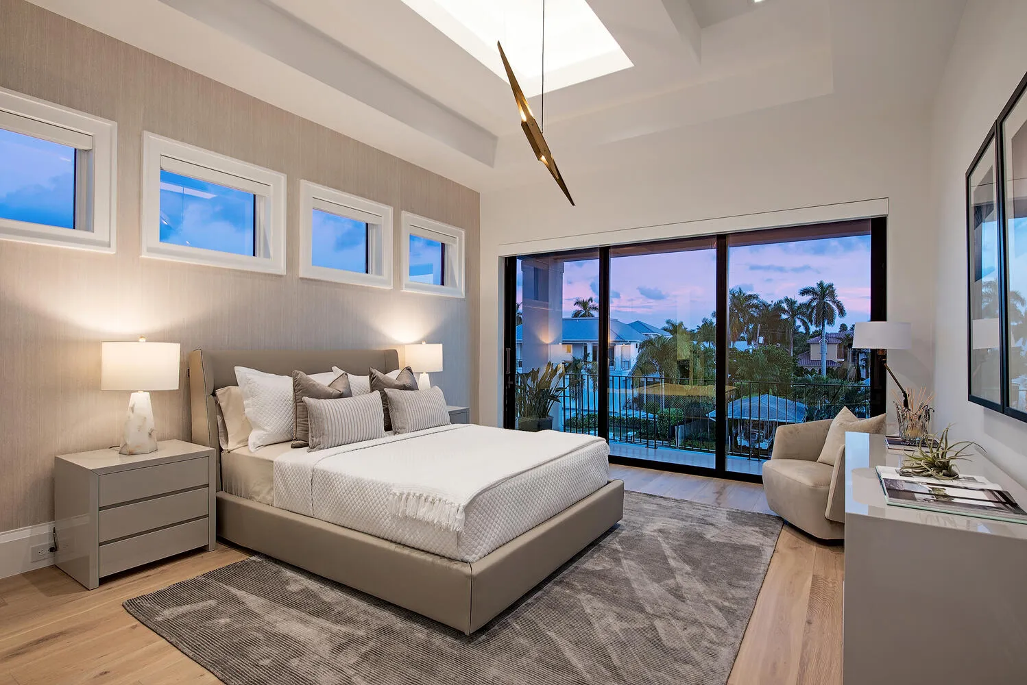 Aqualane Shores Residence: guest bedroom three night