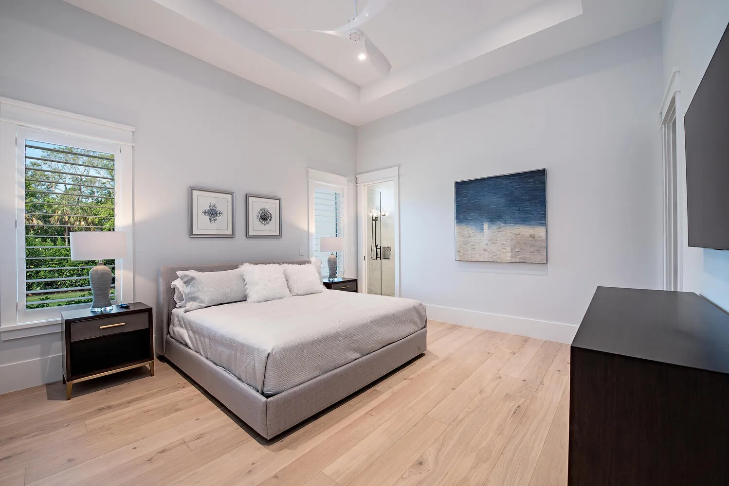 Coach House Lane Residence III: guest bedroom two