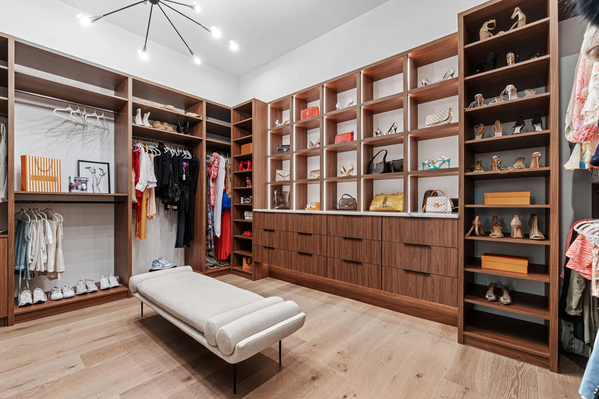 Pine Ridge Estates Residence III: primary closet