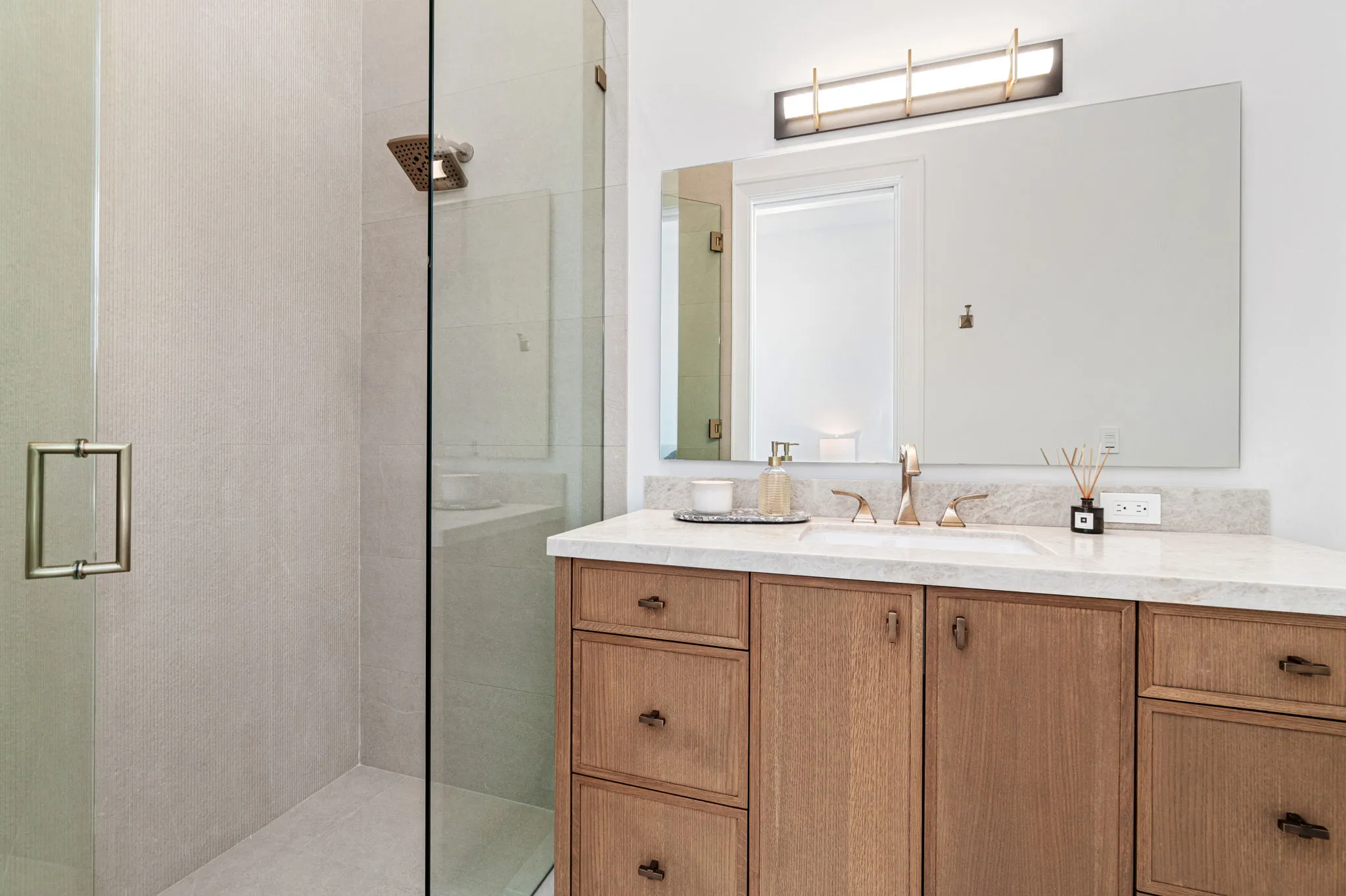 Pine Ridge Estates Residence III: guest bath three
