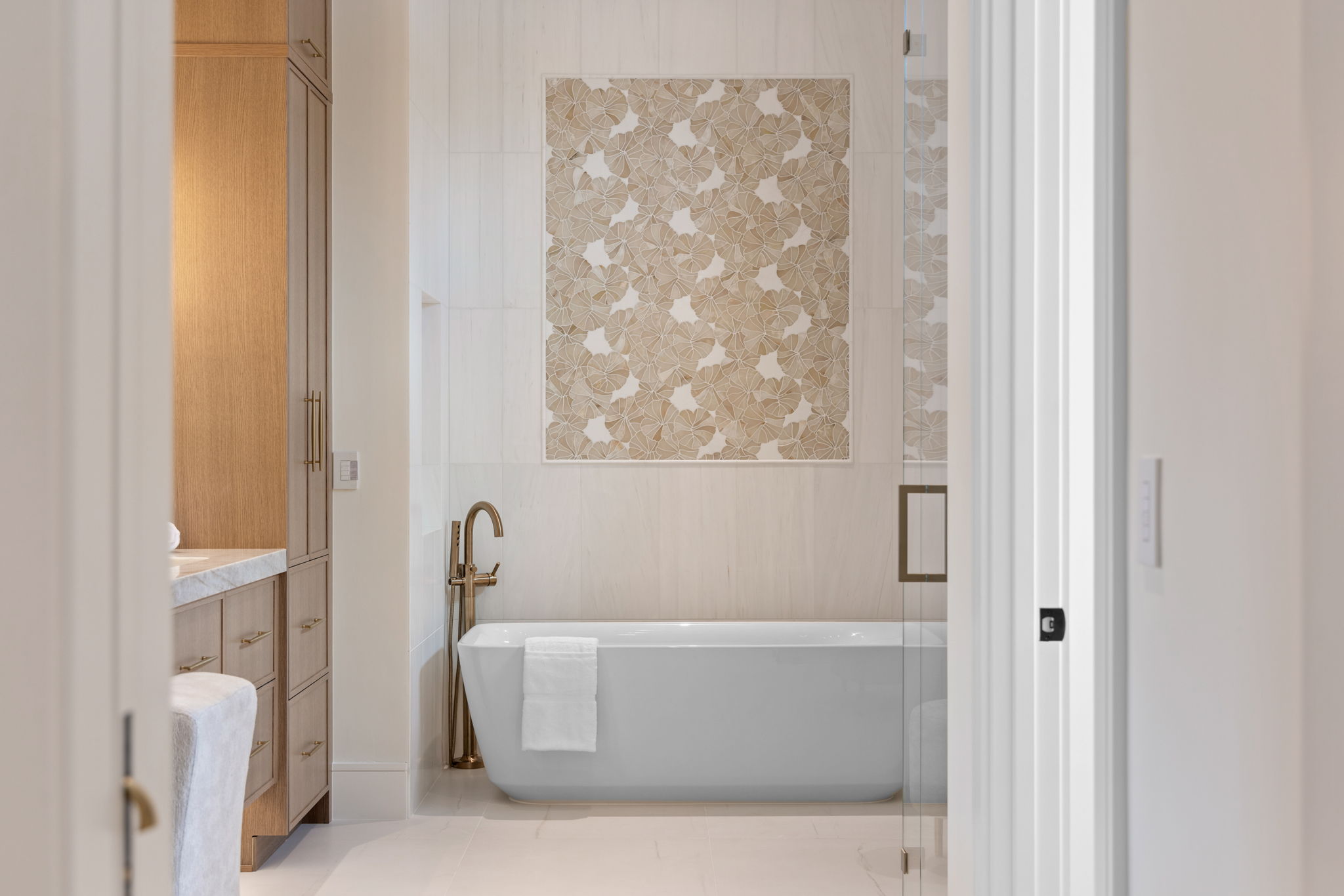 108 web or mls 079A9033 850 10th Street N.