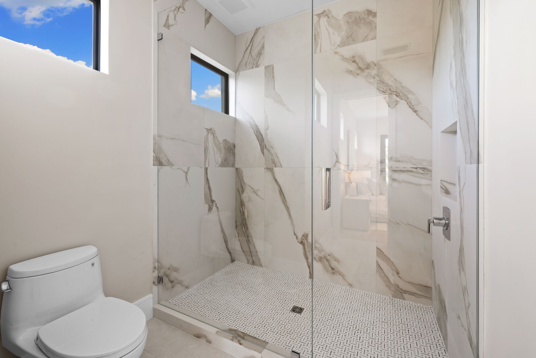 115 web or mls 079A9159 850 10th Street N.