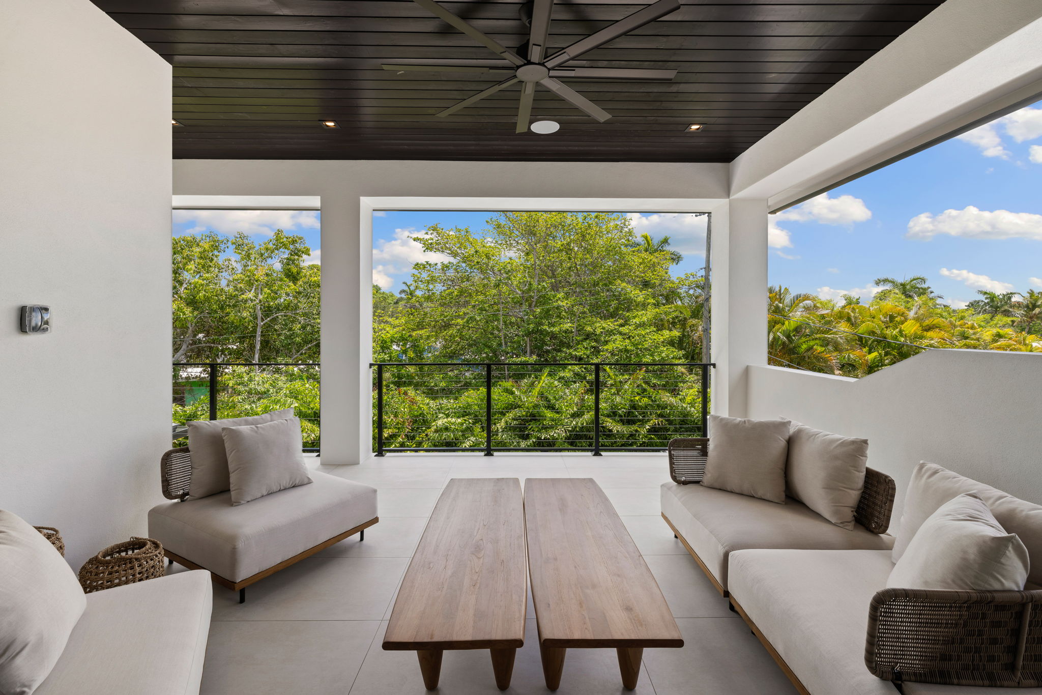 119 web or mls 079A8643 850 10th Street N.