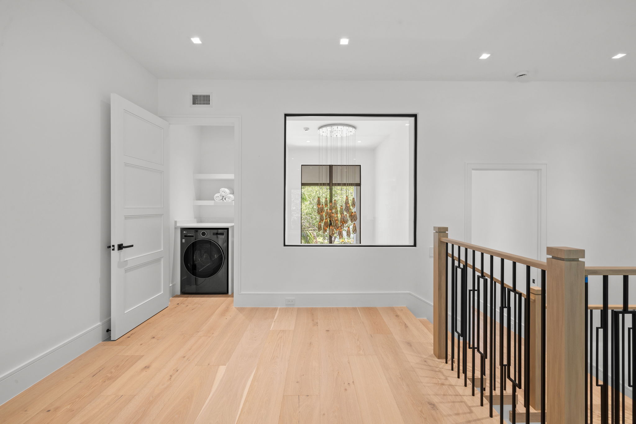 121 web or mls 079A8677 850 10th Street N.