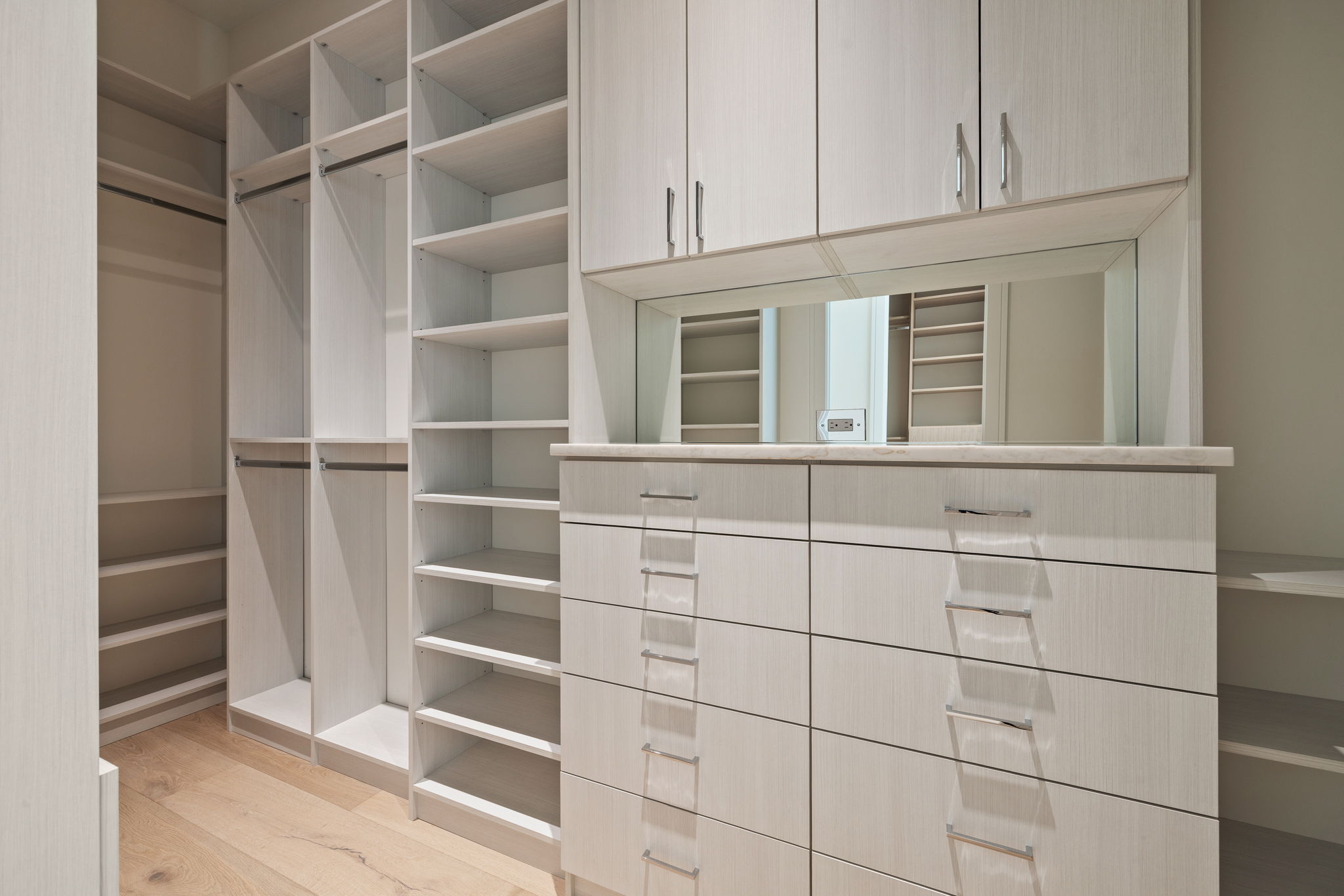 122 web or mls 079A8712 850 10th Street N.