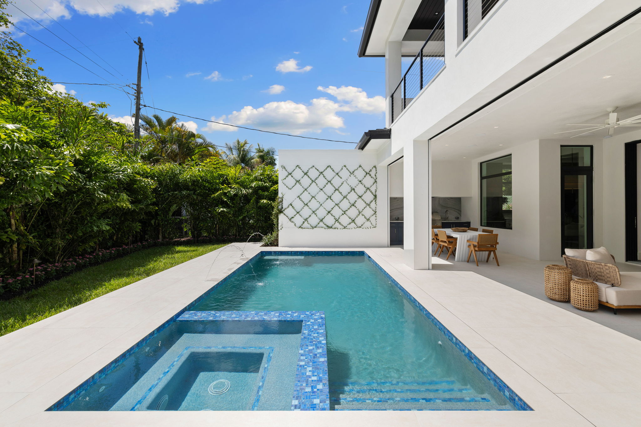 125 web or mls 079A8487 850 10th Street N.