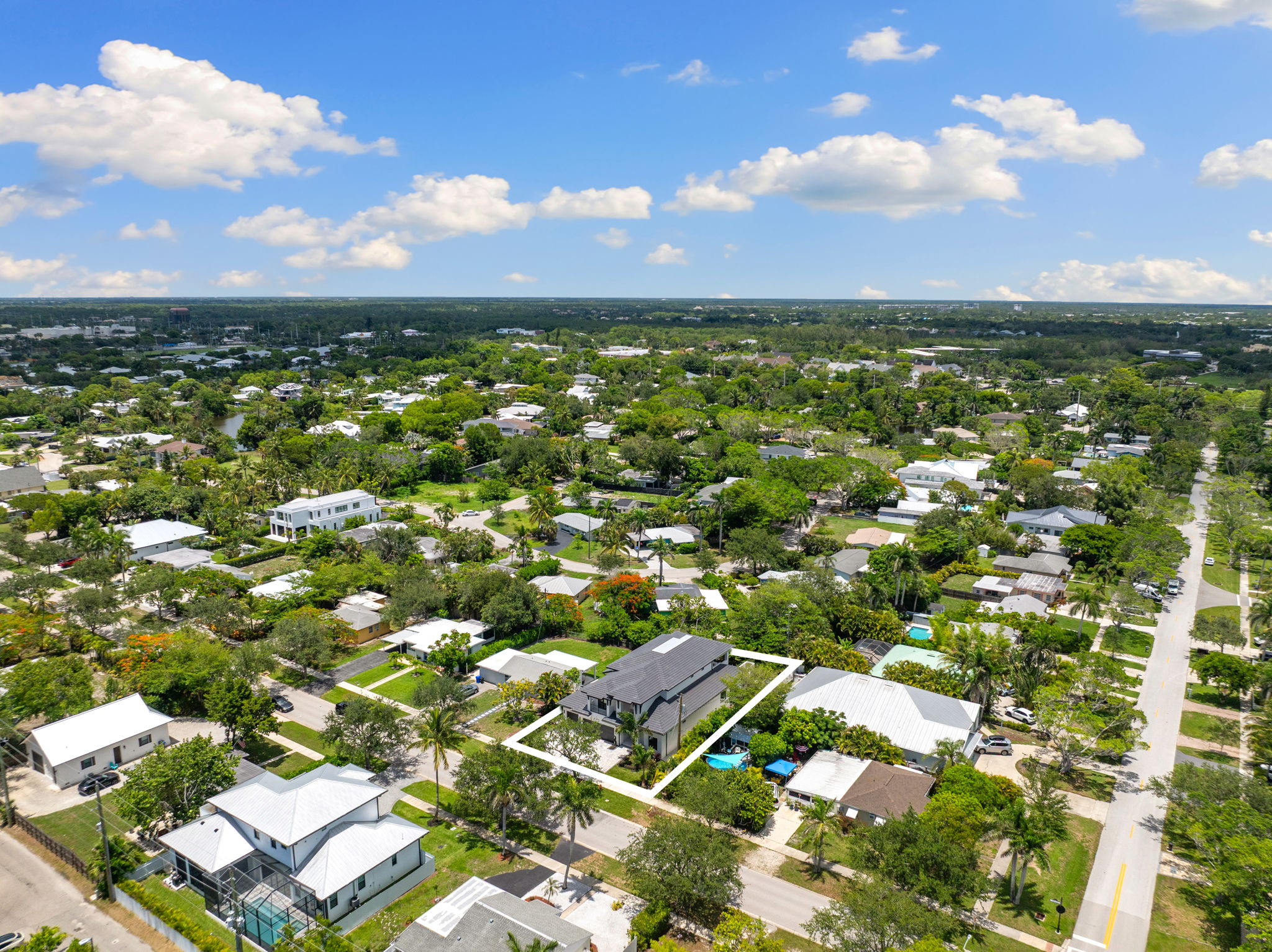 135 web or mls DJI 0415 850 10th Street N.