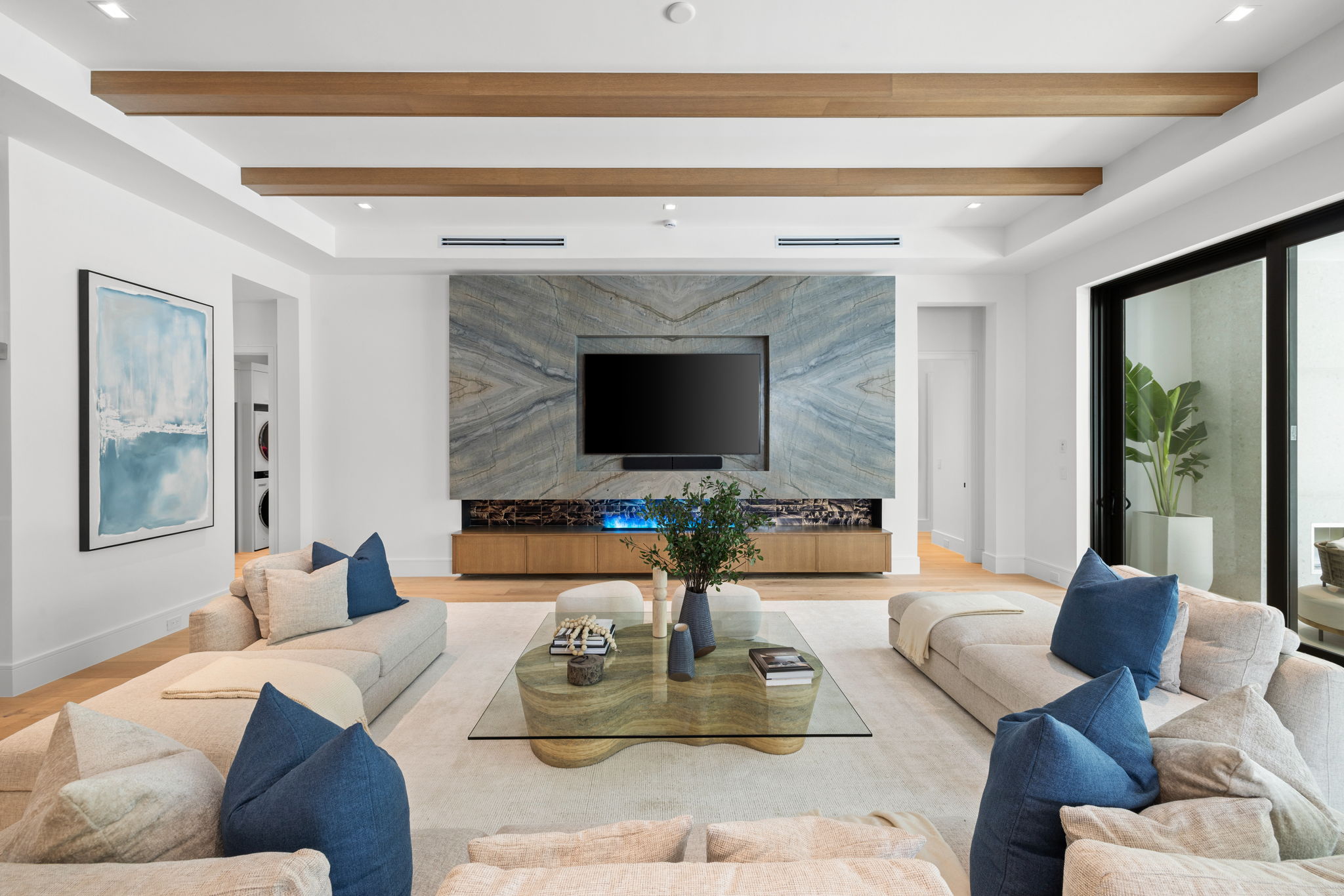 17 web or mls 079A8827 850 10th Street N.