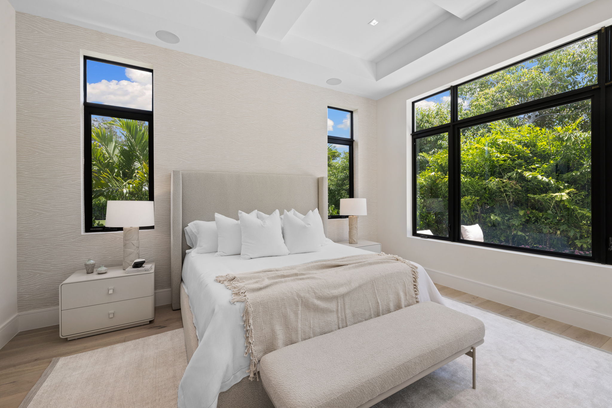 18 web or mls 079A8693 850 10th Street N.