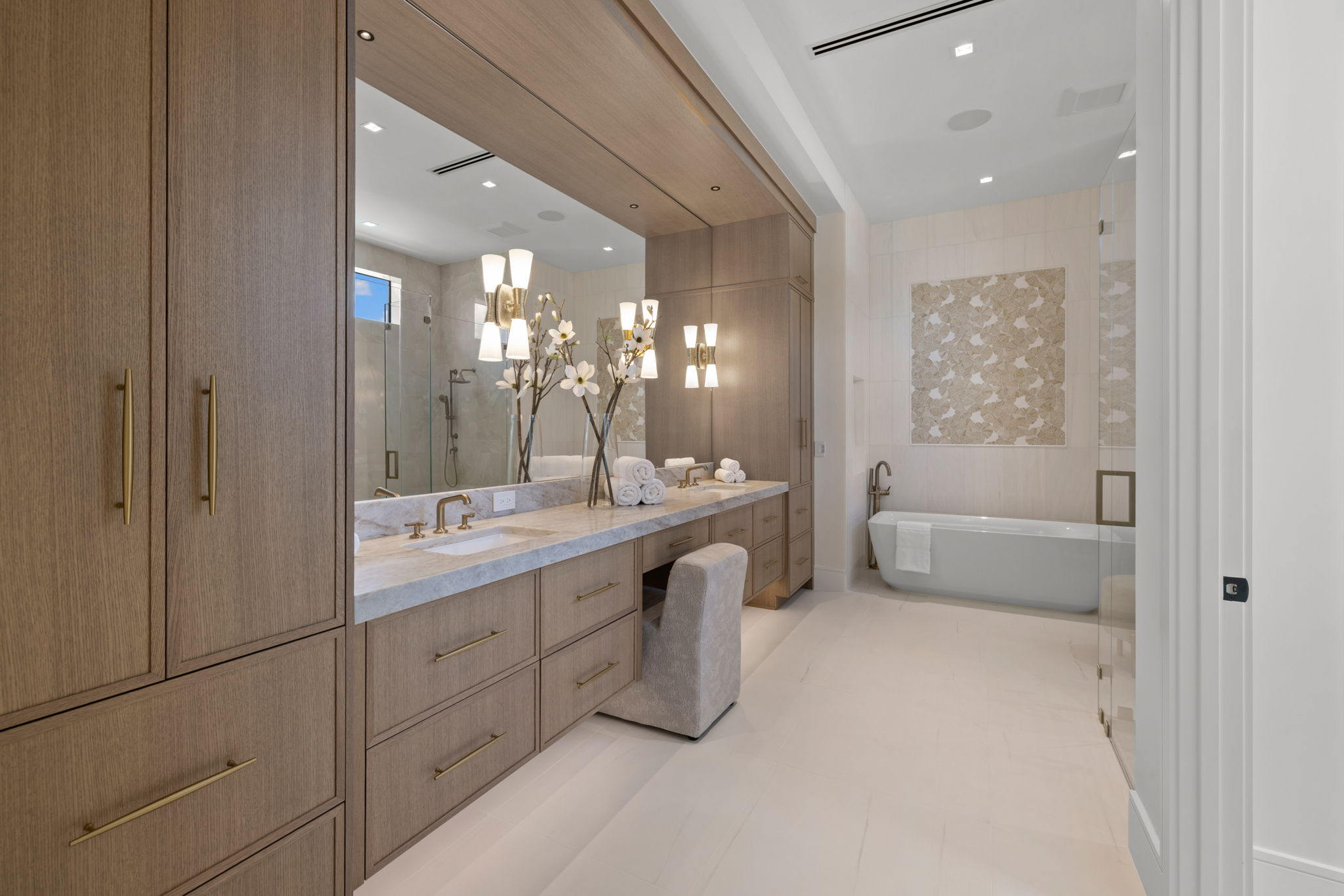 20 web or mls 079A8722 850 10th Street N.