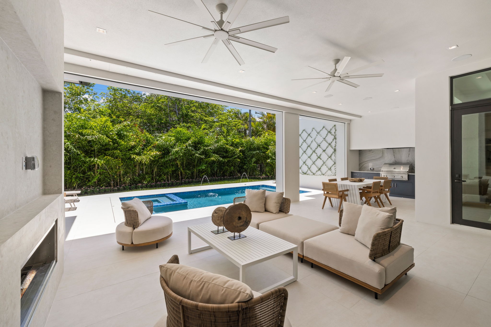 26 web or mls 079A8763 850 10th Street N.