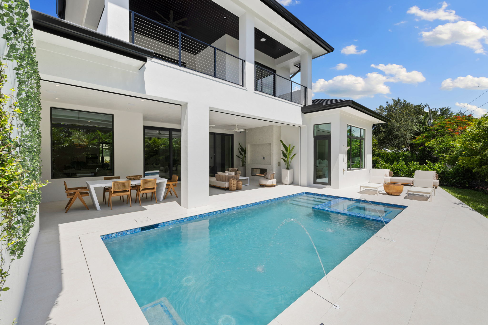 29 web or mls 079A8497 850 10th Street N.