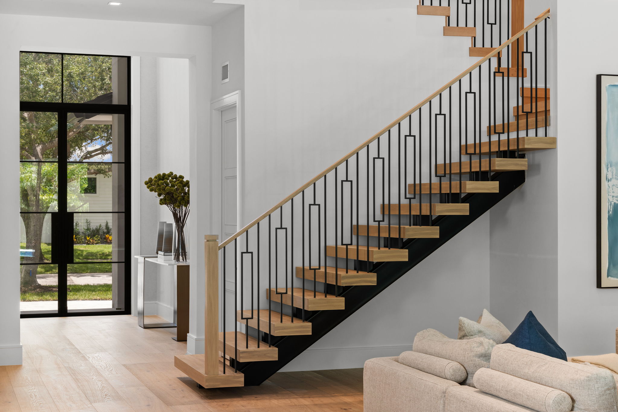 30 web or mls 079A9007 850 10th Street N.