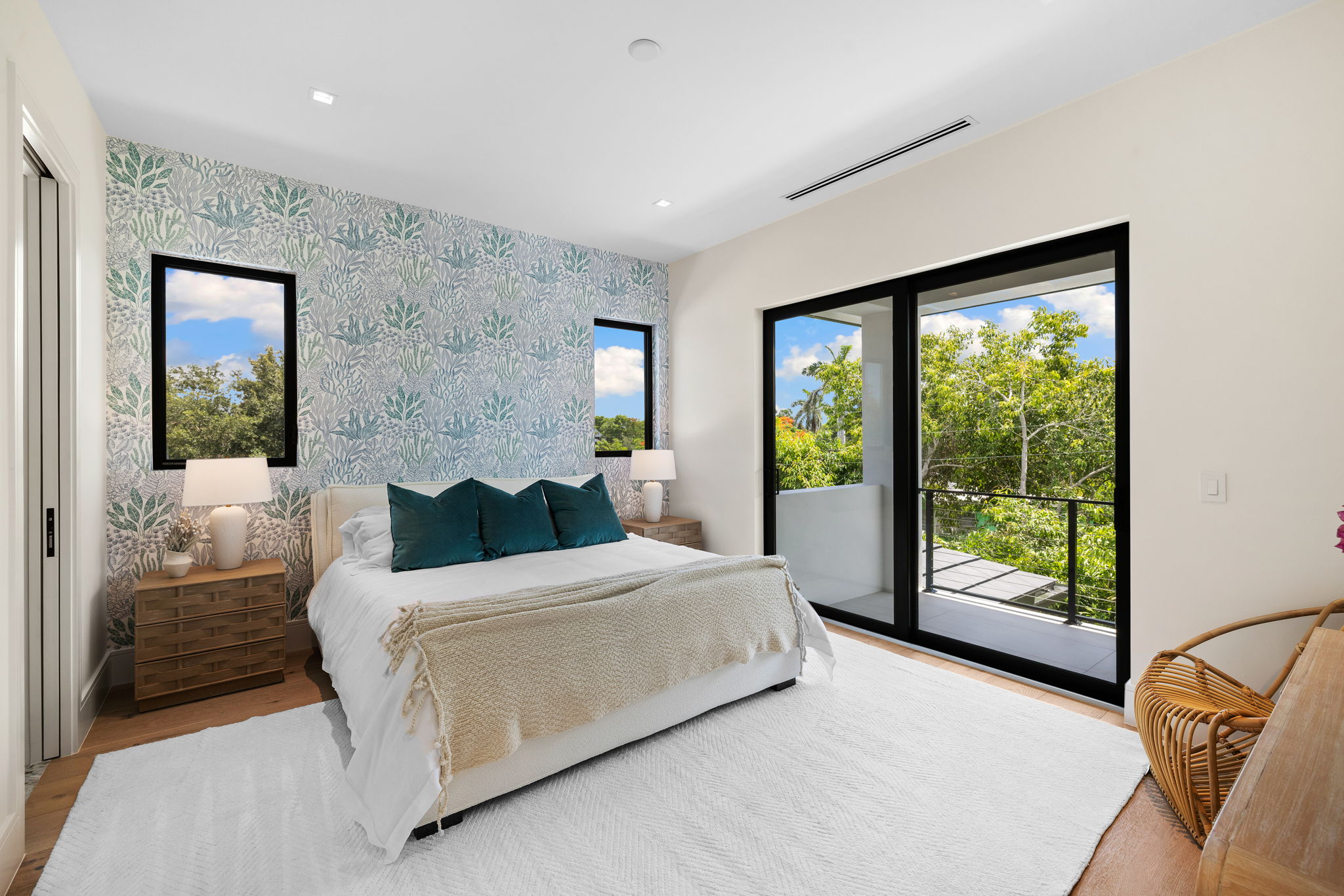 36 web or mls 079A8553 850 10th Street N.