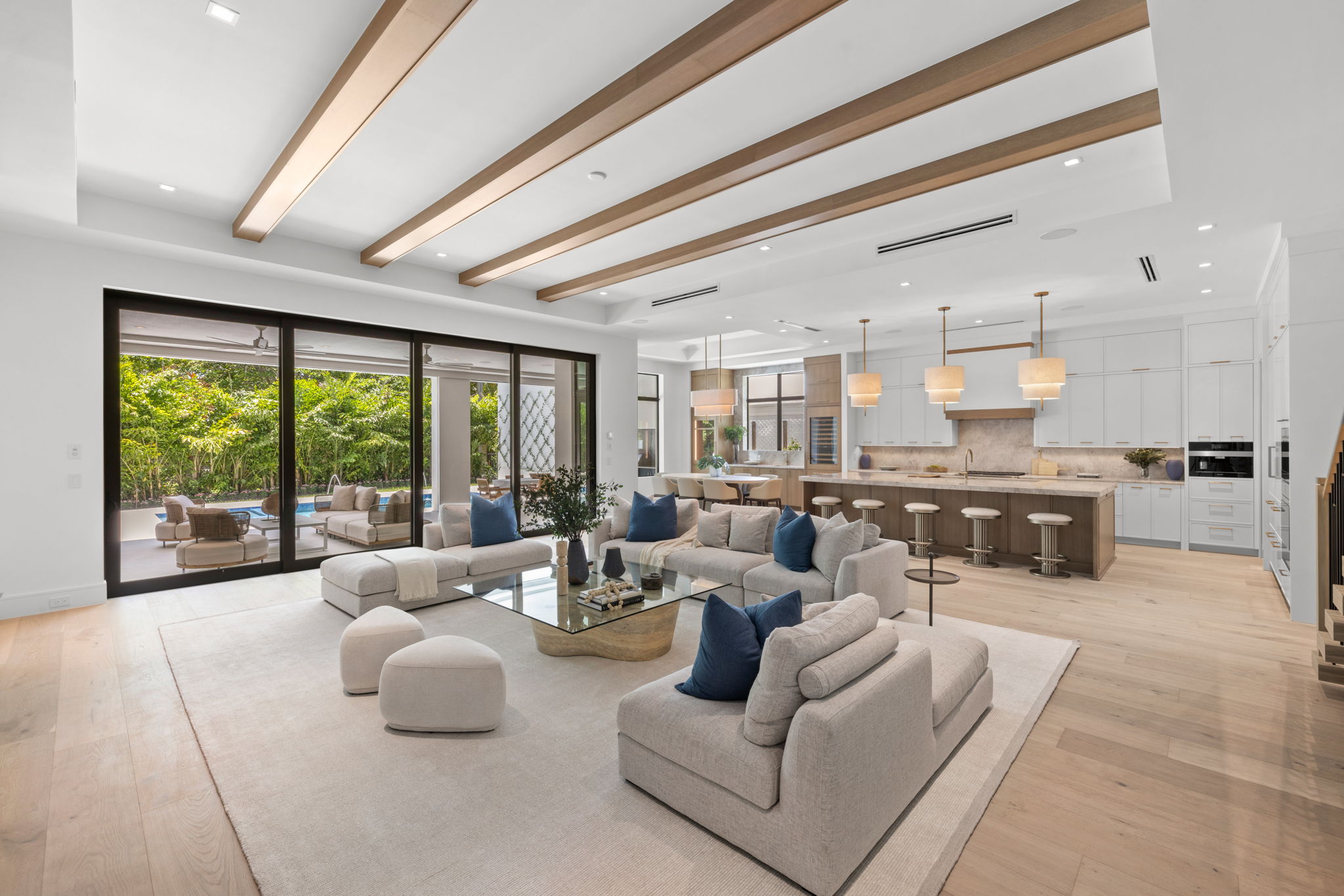 4 web or mls 079A8813 850 10th Street N.