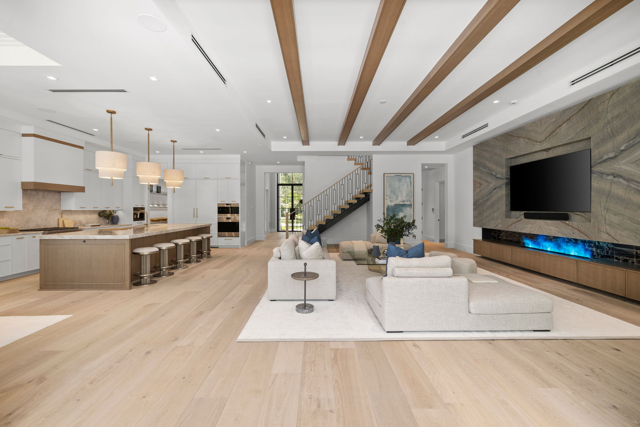 54 web or mls 079A8897 850 10th Street N.