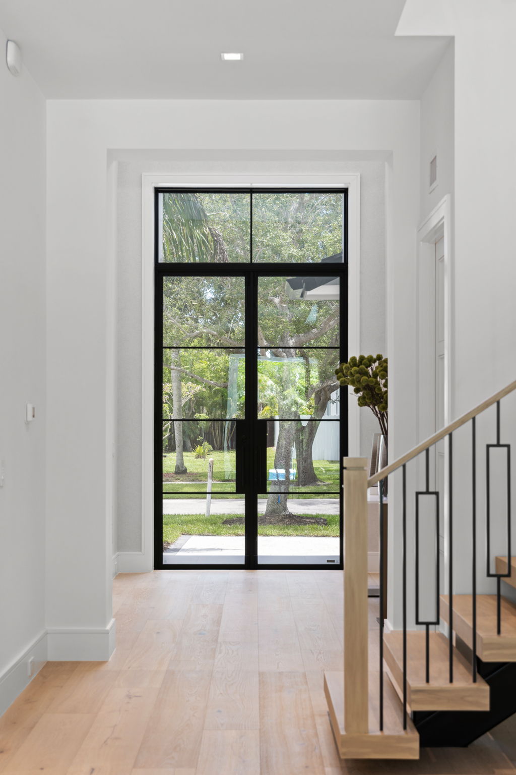 61 web or mls 079A9028 850 10th Street N.