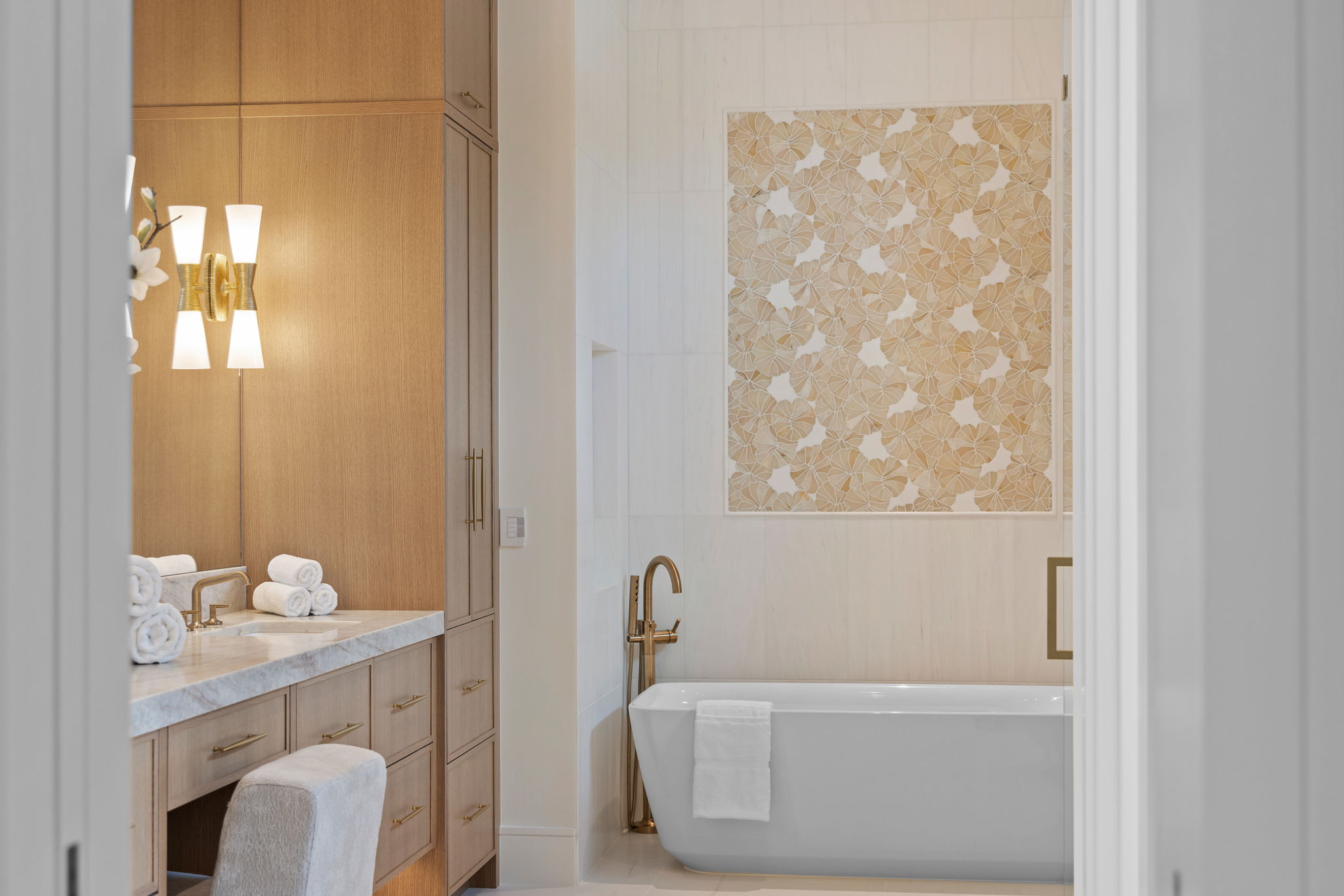 62 web or mls 079A9038 850 10th Street N.