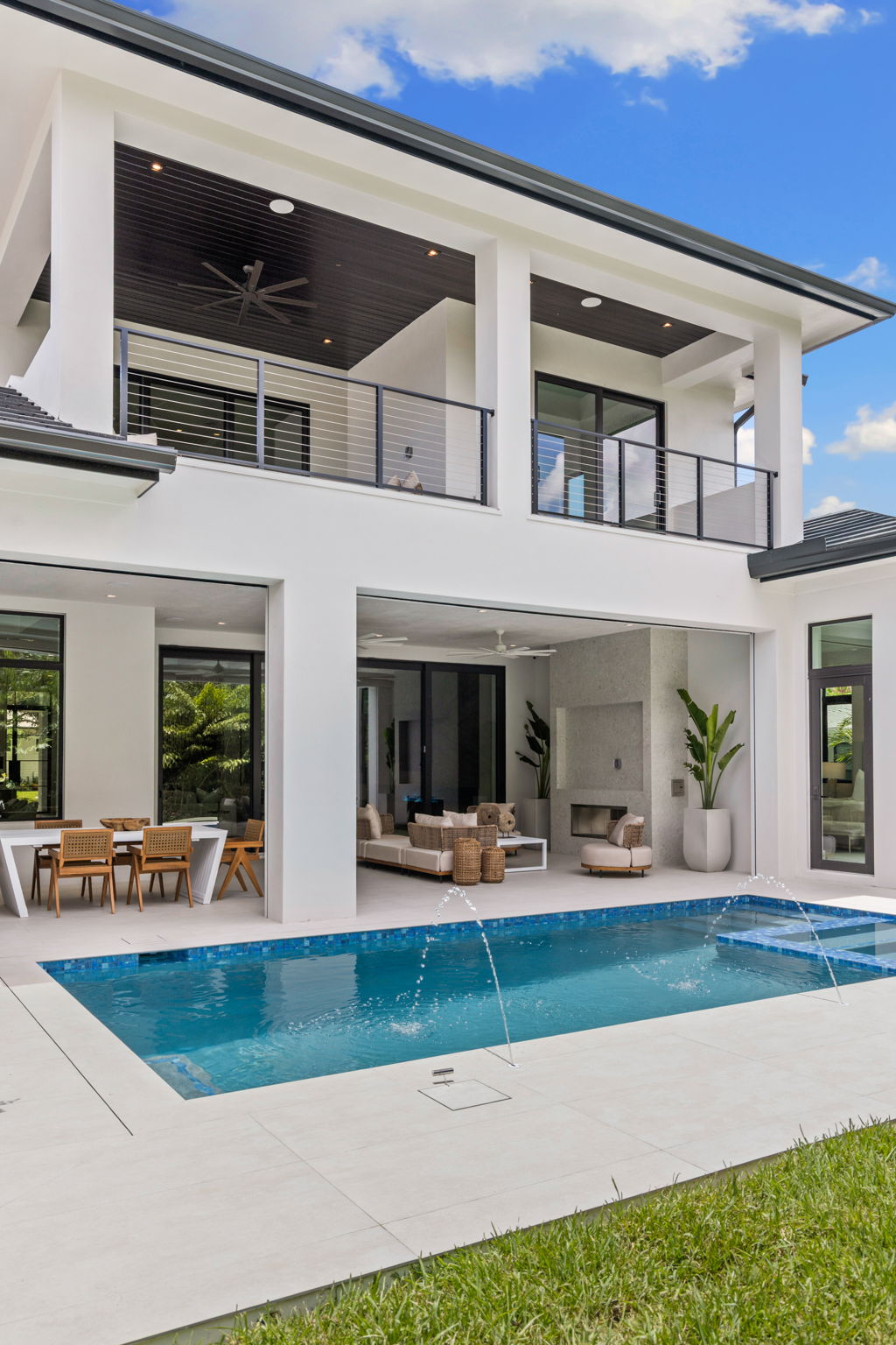 66 web or mls 079A9117 850 10th Street N.