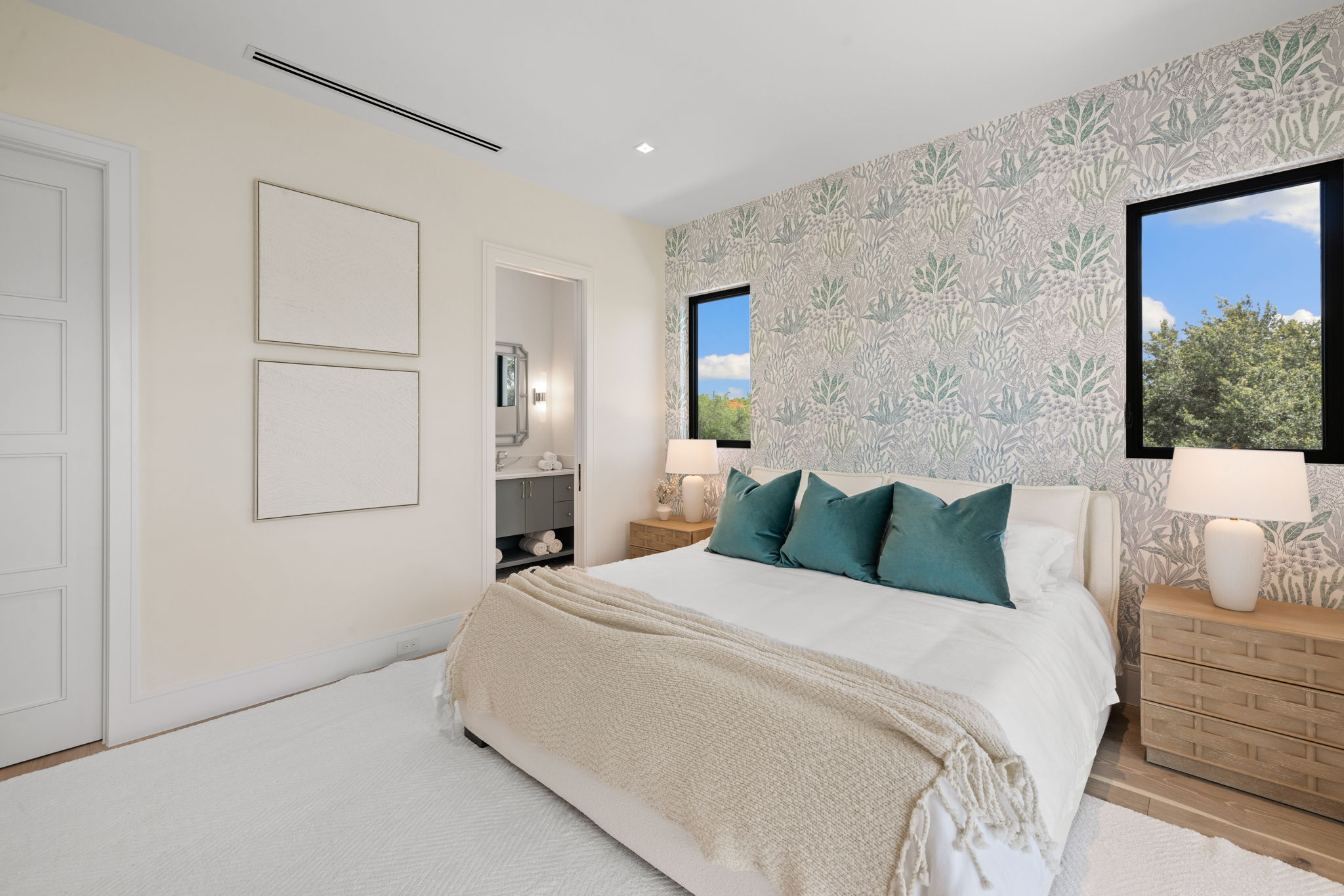 69 web or mls 079A8568 850 10th Street N.