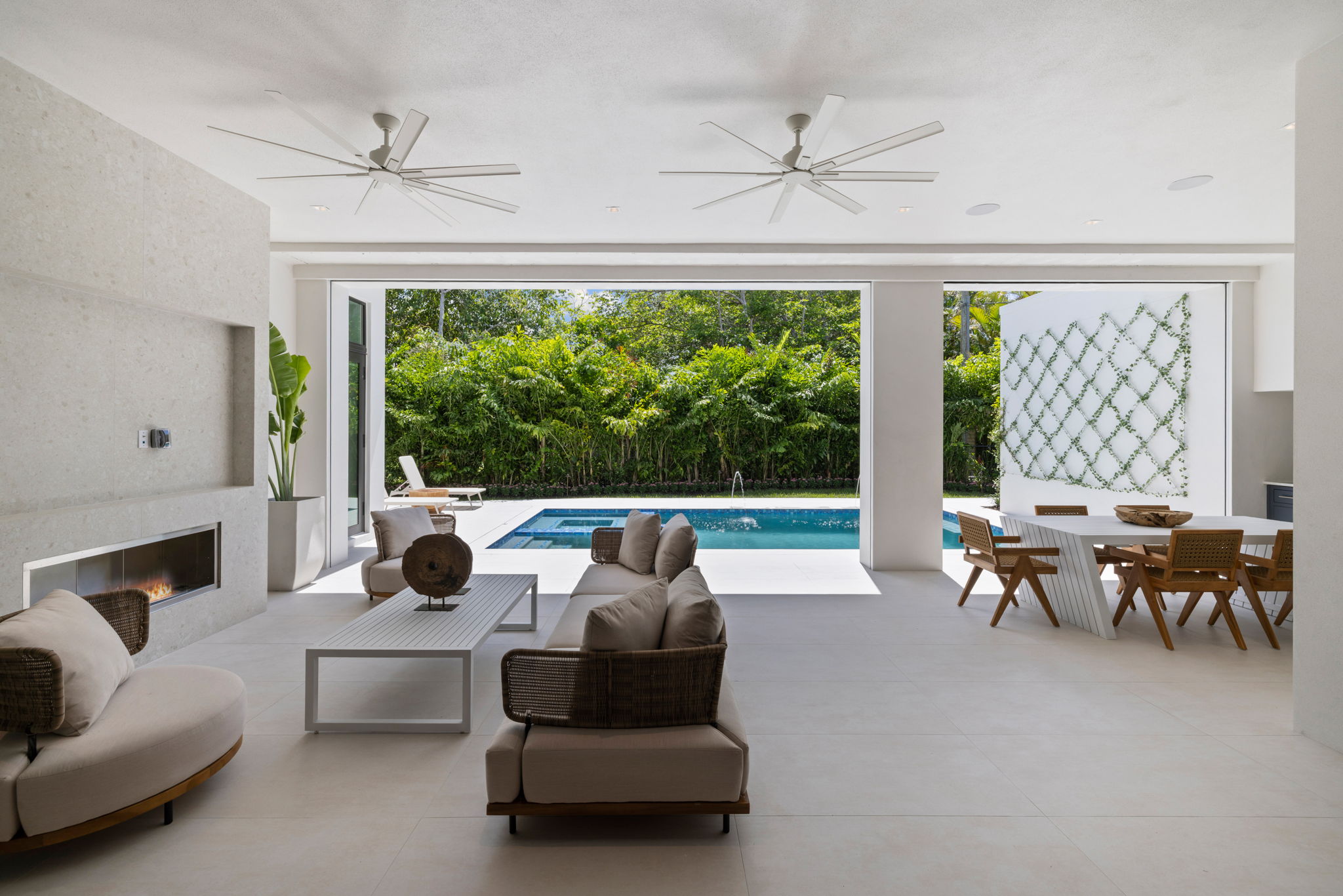 76 web or mls 079A8462 850 10th Street N.