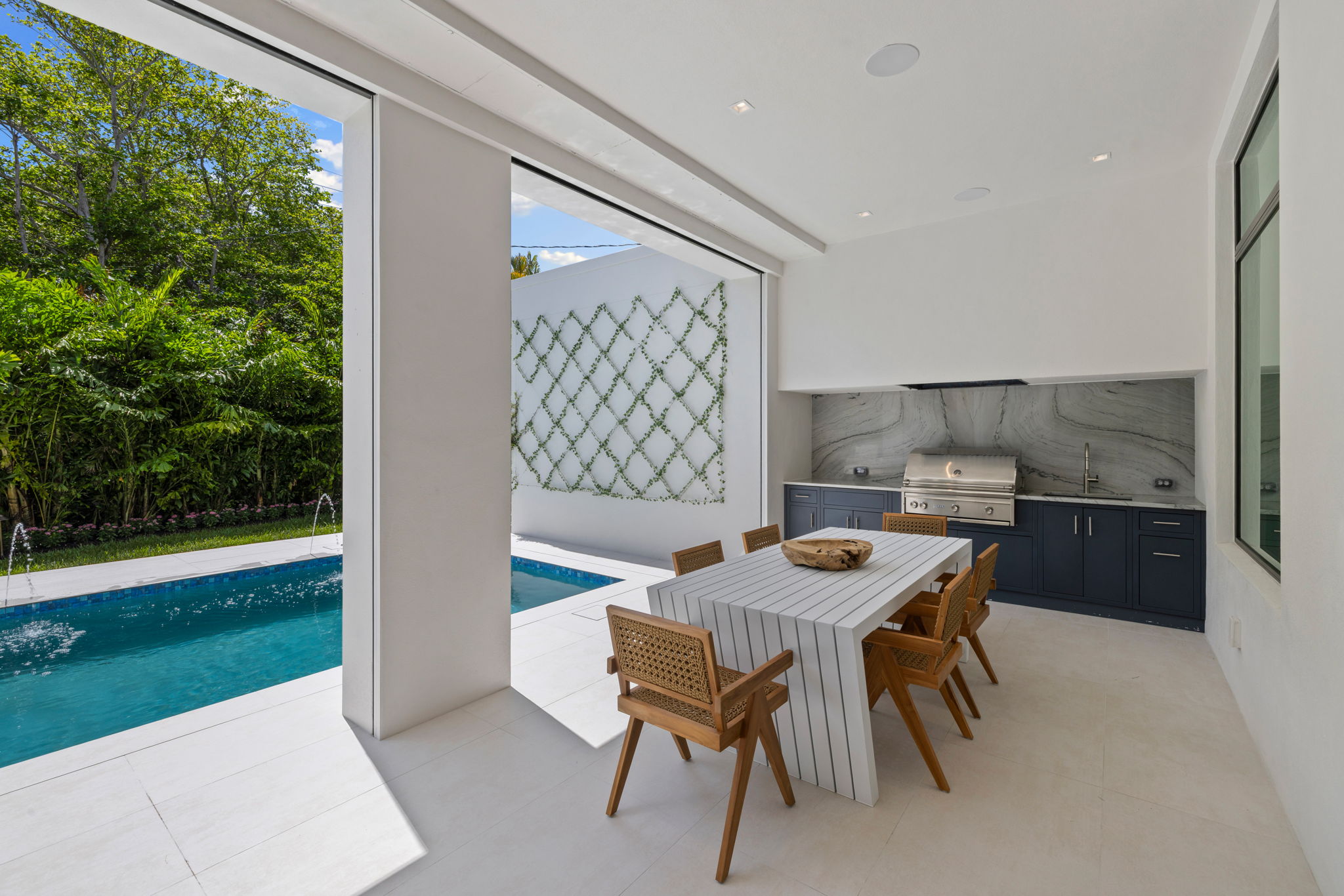 77 web or mls 079A8473 850 10th Street N.