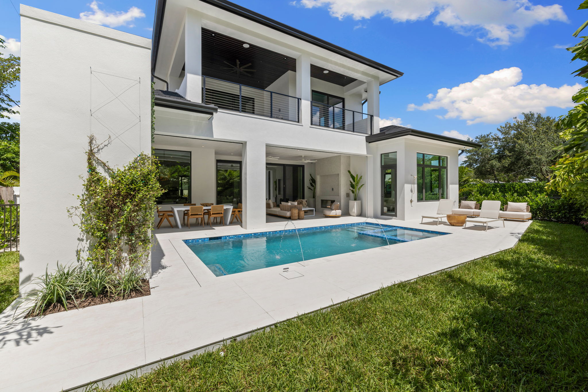 79 web or mls 079A8502 850 10th Street N.