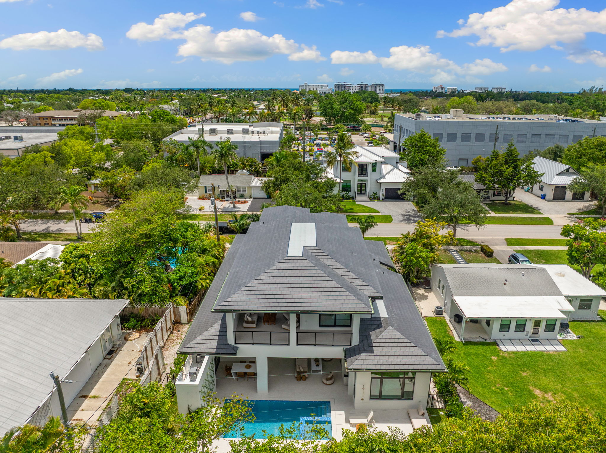 80 web or mls DJI 0399 850 10th Street N.