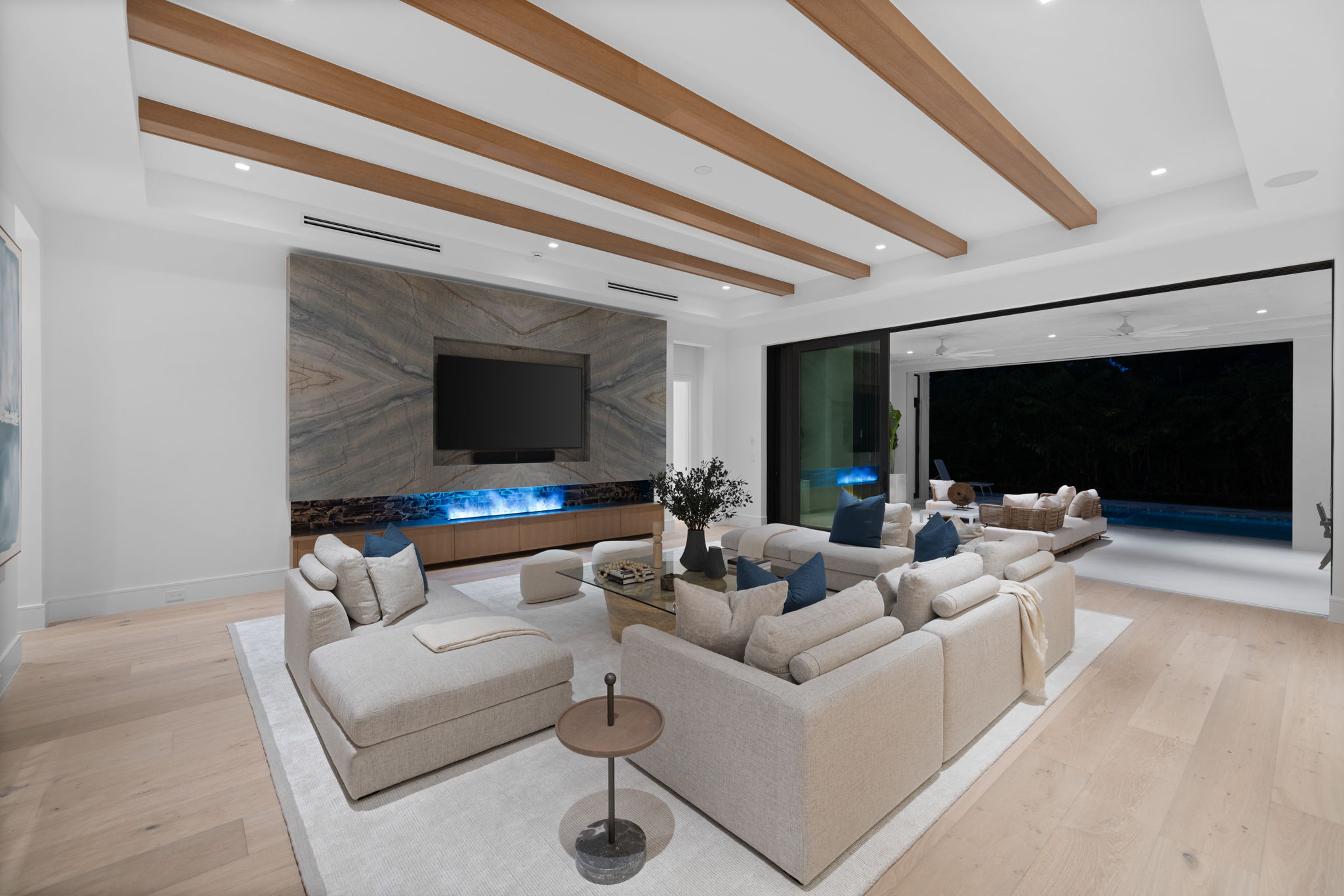 88 web or mls 079A9179 850 10th Street N.