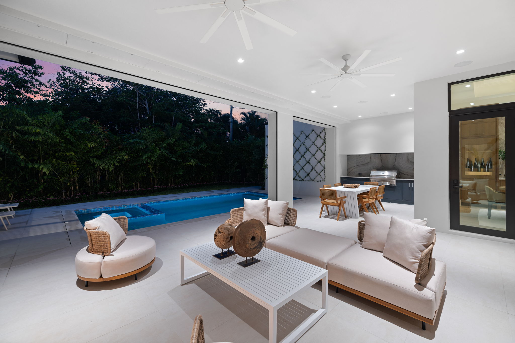 93 web or mls 079A9204 850 10th Street N.