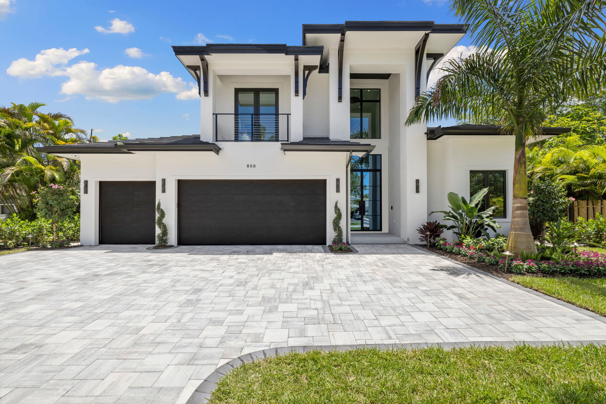 99 web or mls 079A8962 850 10th Street N.